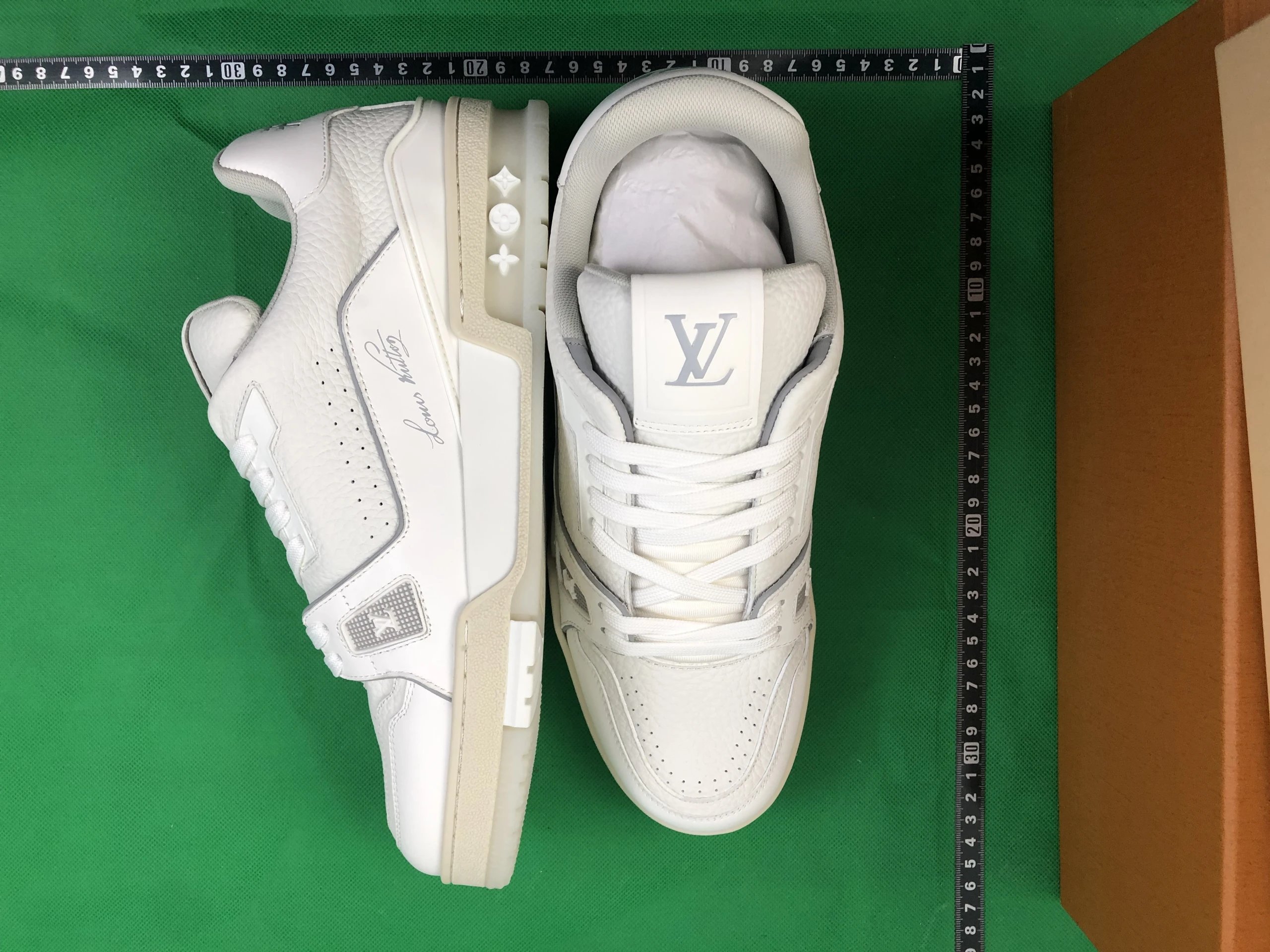 Louis Vuitton Trainer  -n1 qc 1