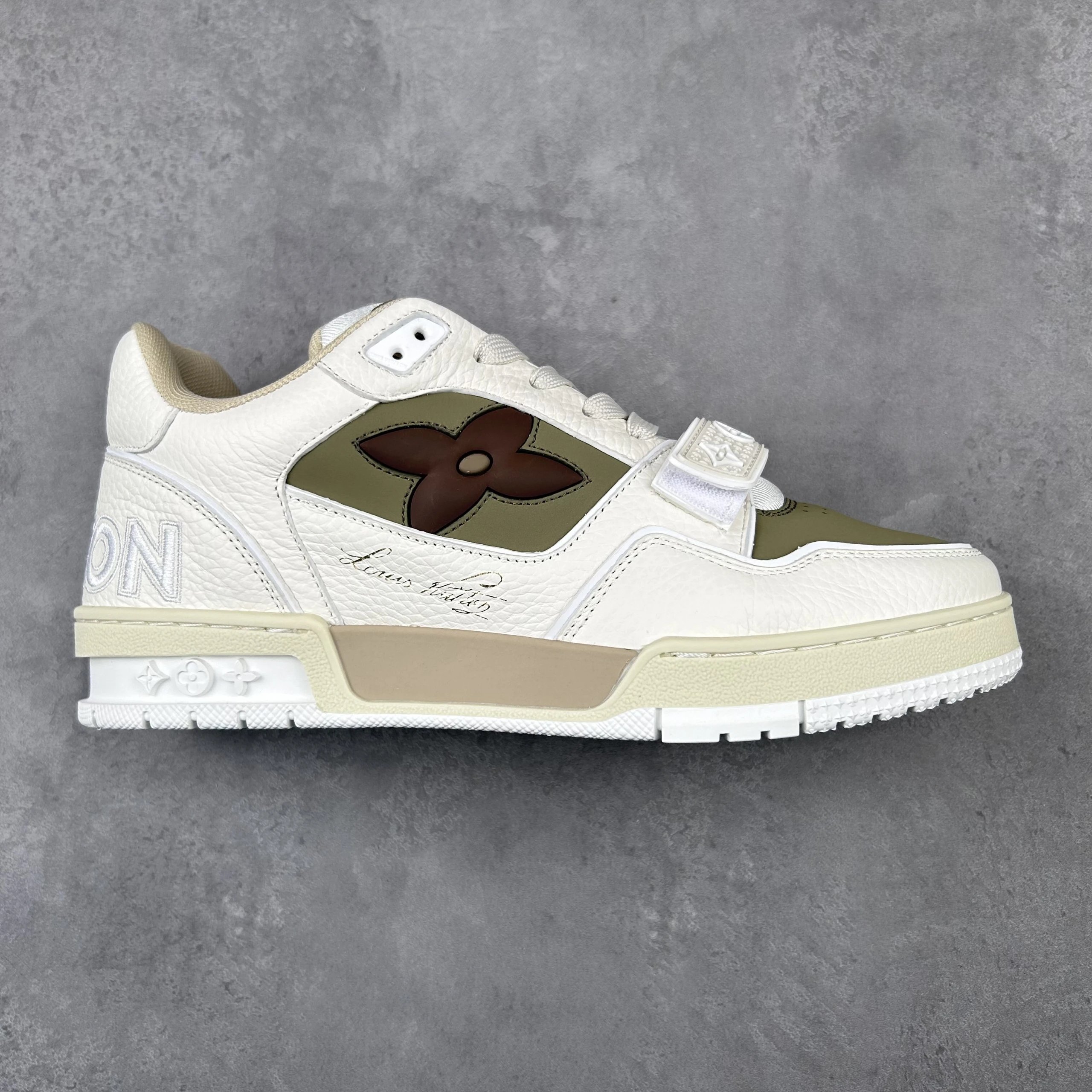 Louis Vuitton Trainer Velcro Strap qc 2