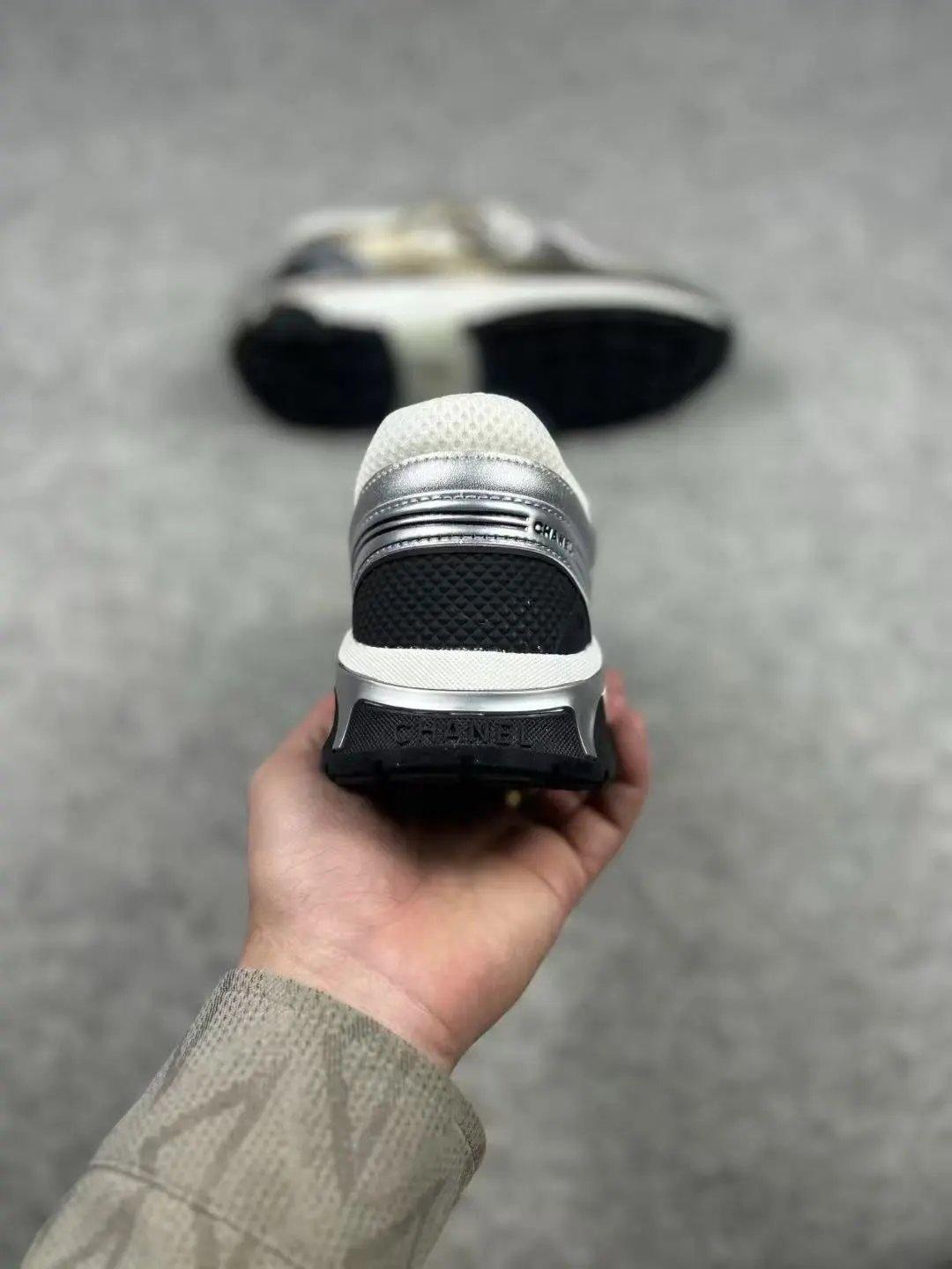 Chanel CC Logo Sneaker qc 8