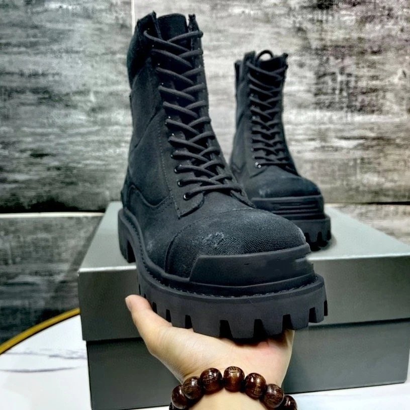 Balenciaga Strike qc 2