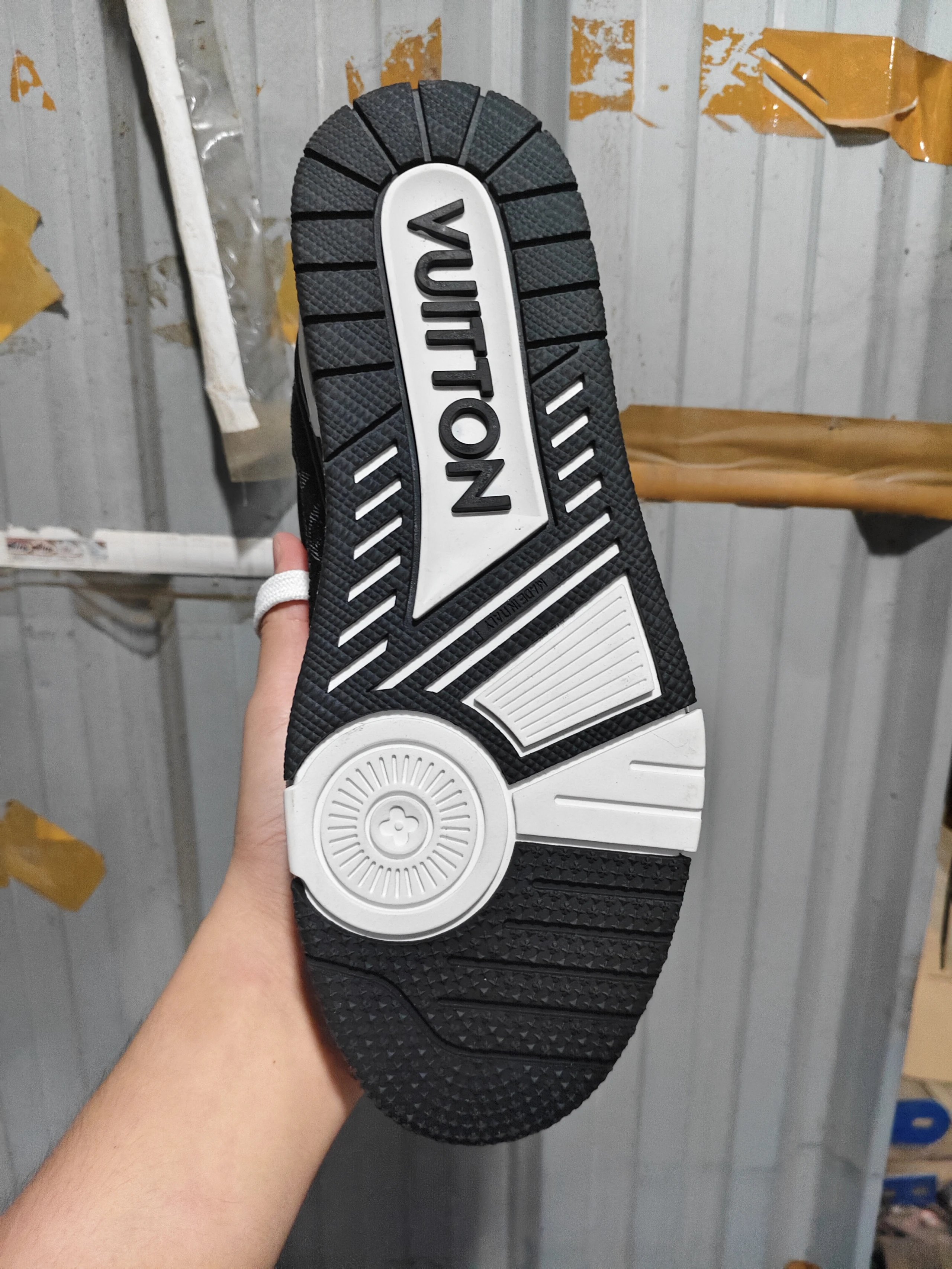 Louis Vuitton  Trainer Ultra-Low Promotional Styles qc 3