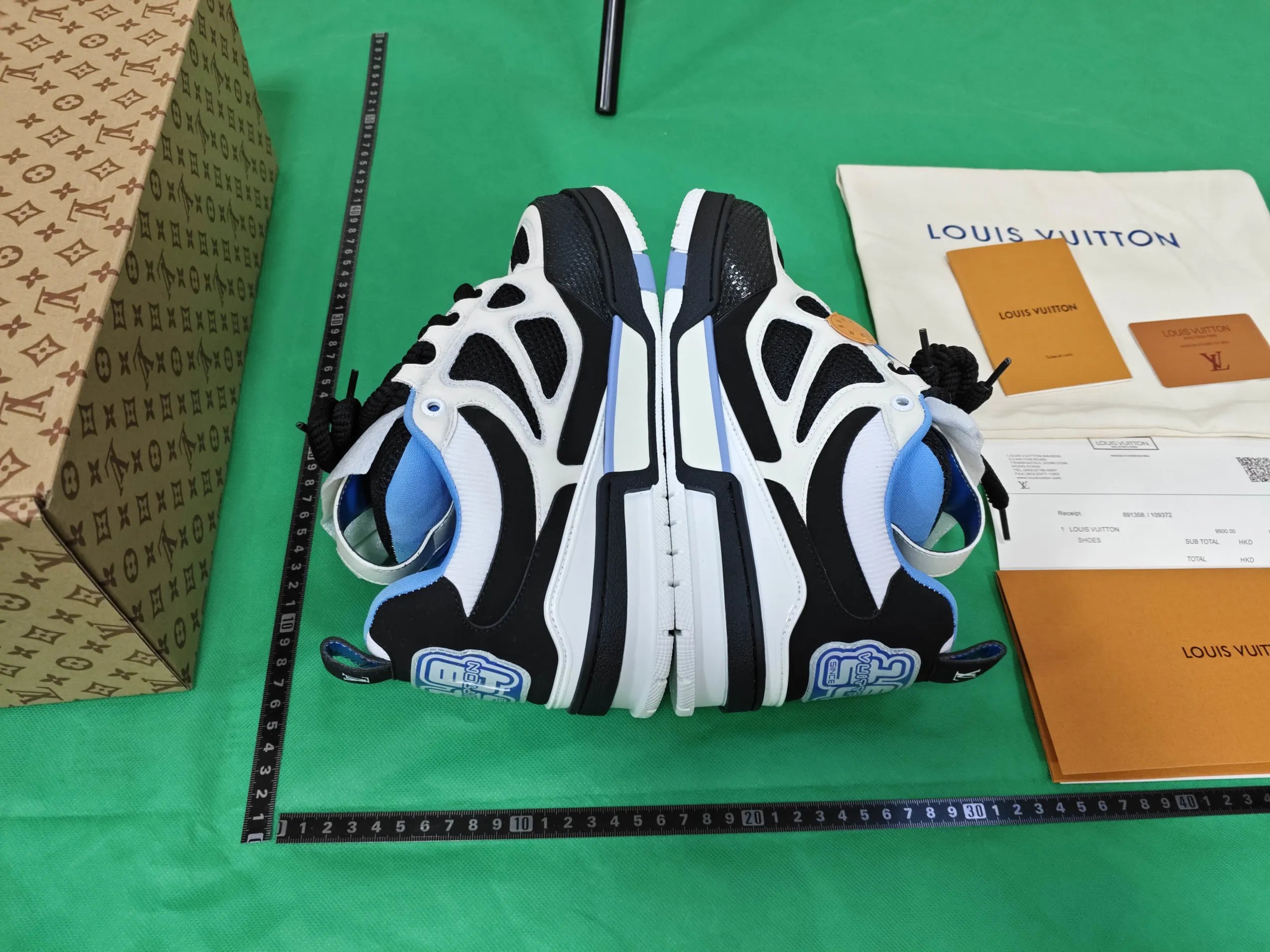 Louis Vuitton Trainer qc 5