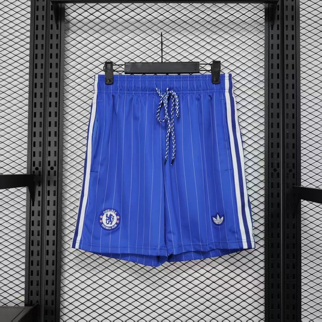 adidas x Manchester United Stripe Shorts qc 7