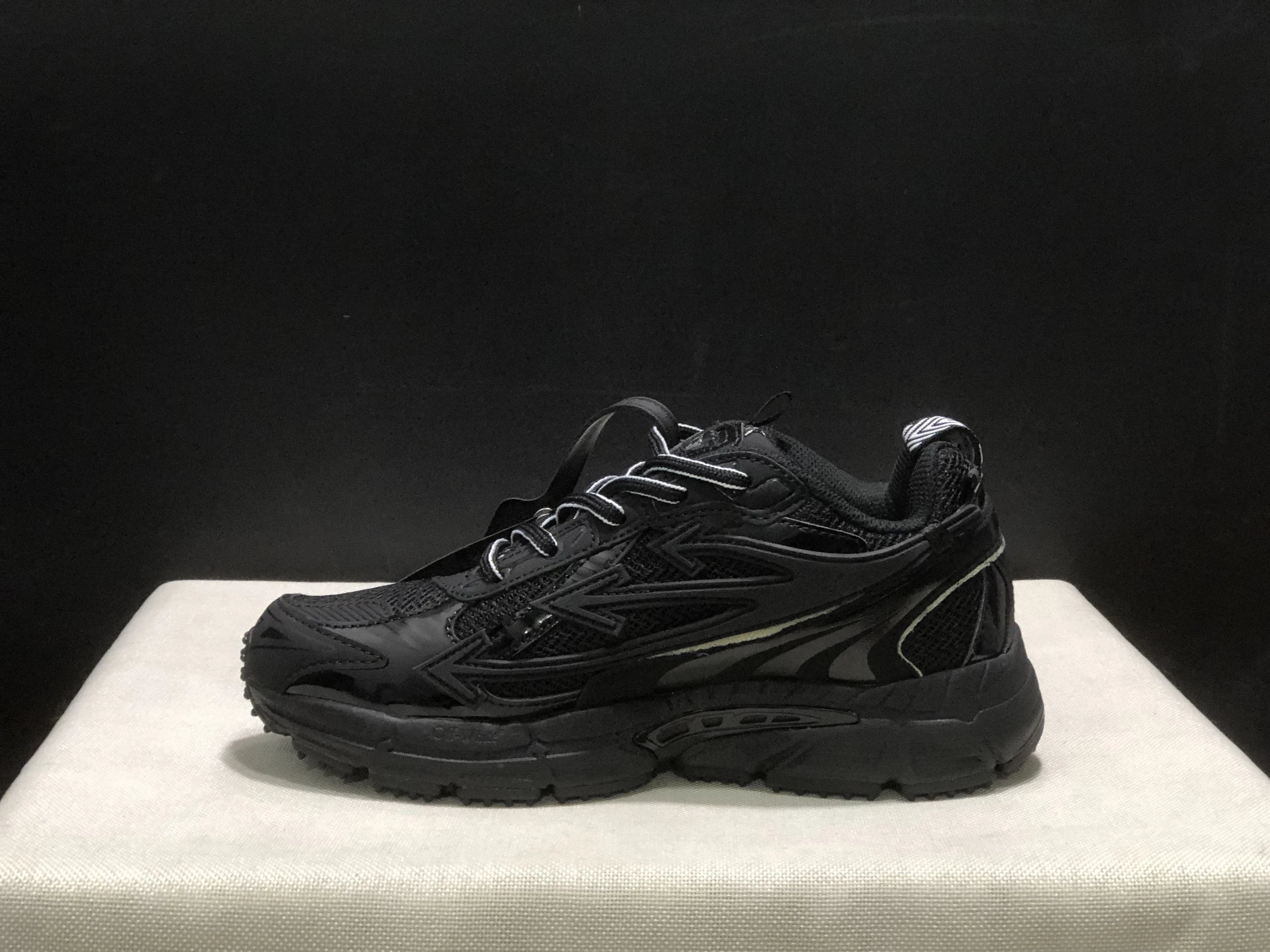 Off-White Be Right Back