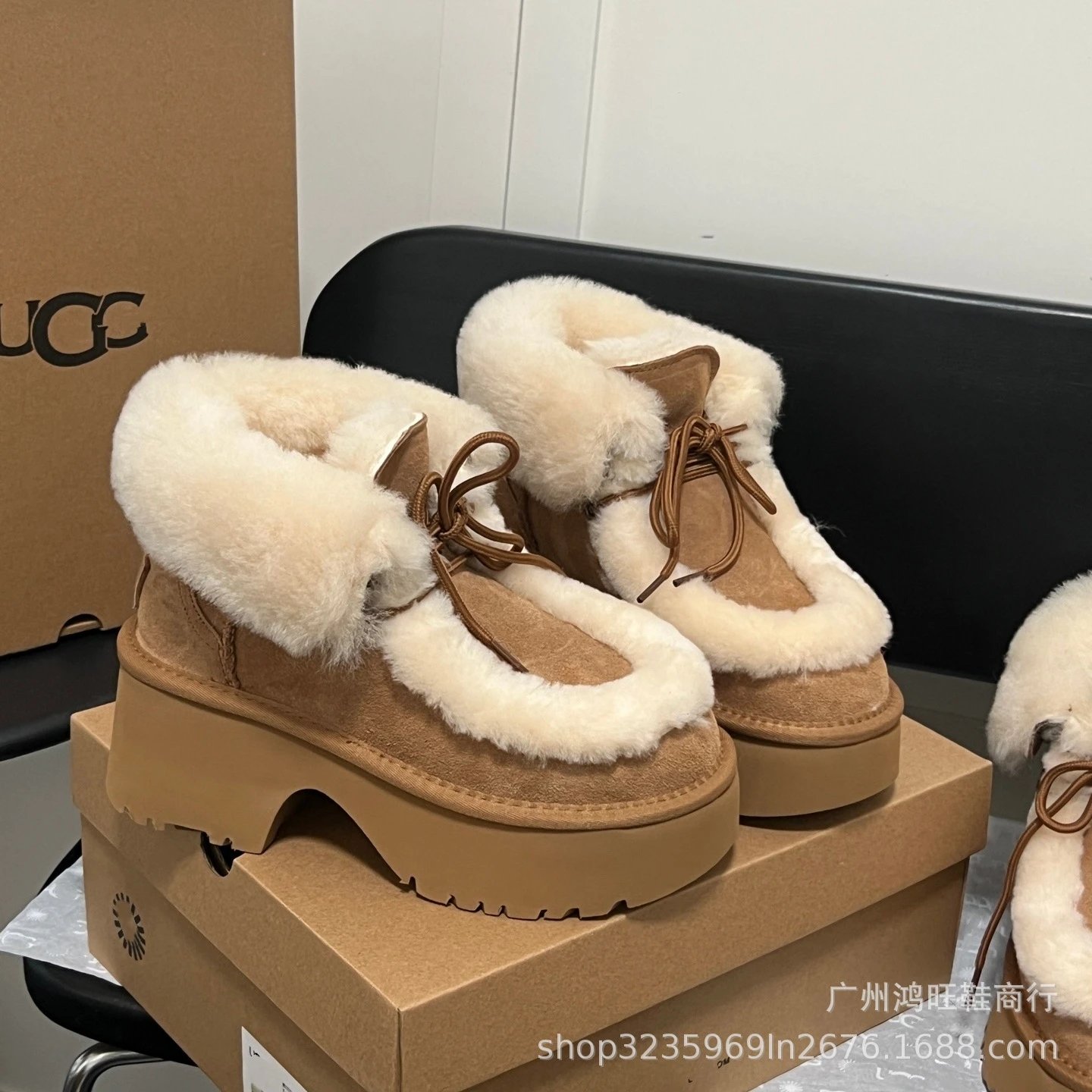 UGG  Platform Plush Slippers qc 2
