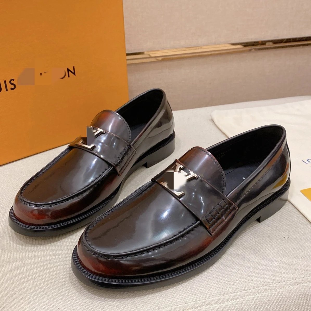 Louis Vuitton Men's Loafers qc 3