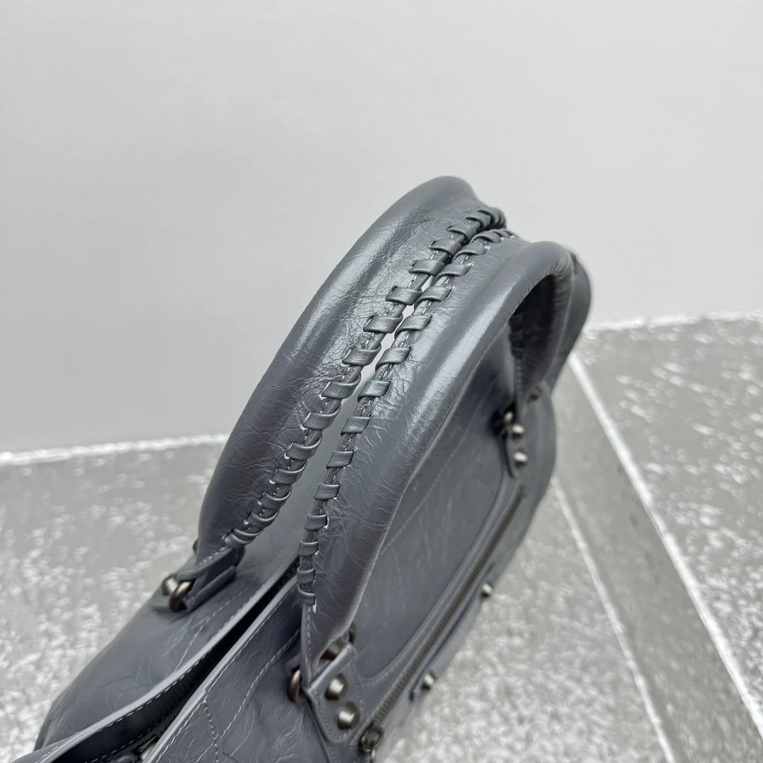 Balenciaga Le City Medium Bag in Black Arena Lambskin qc 7