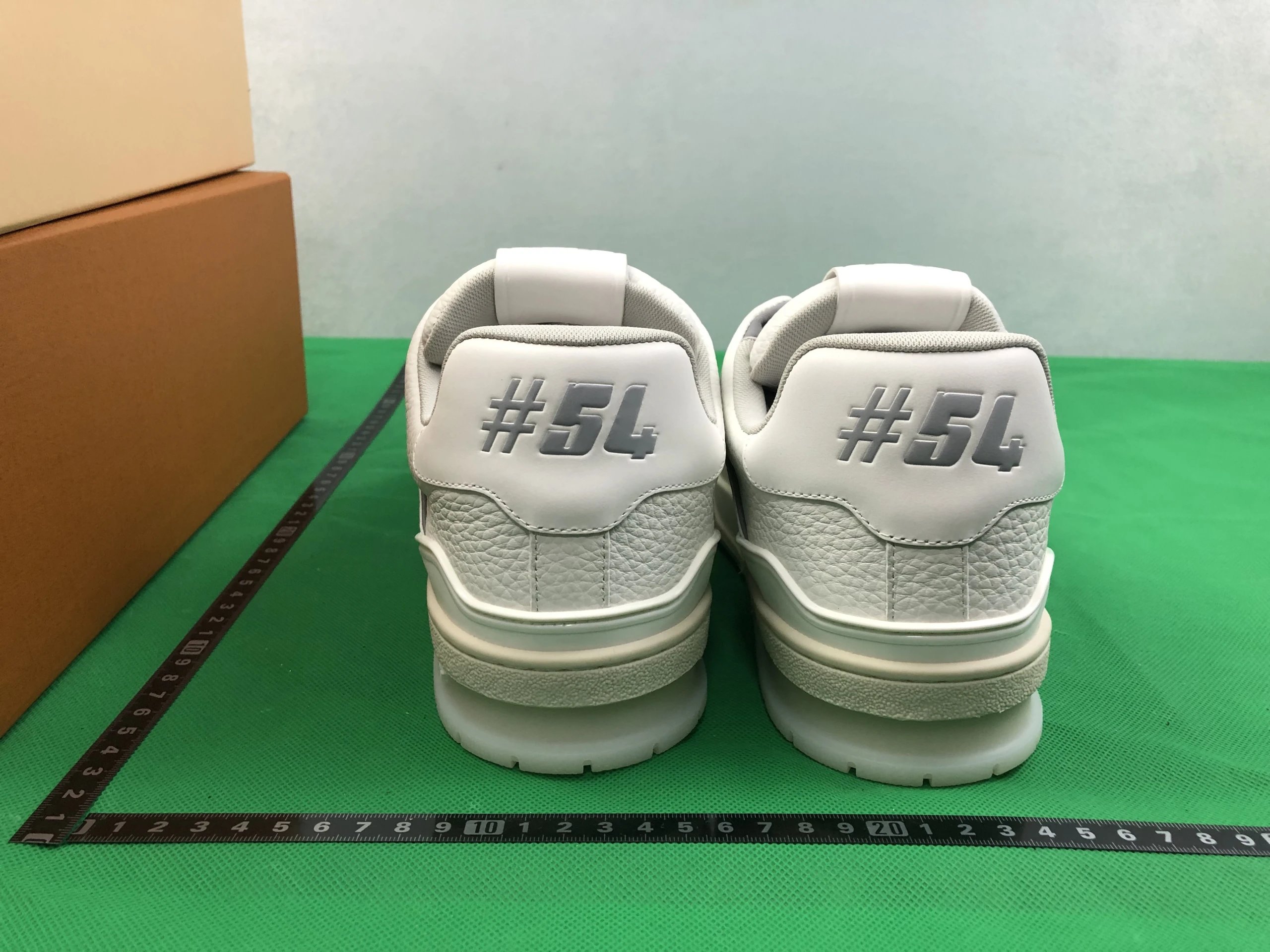 Louis Vuitton Trainer  -n1 qc 3