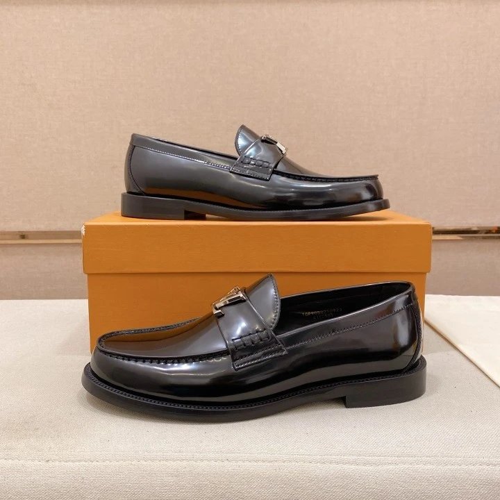 Louis Vuitton Men's Loafers qc 1