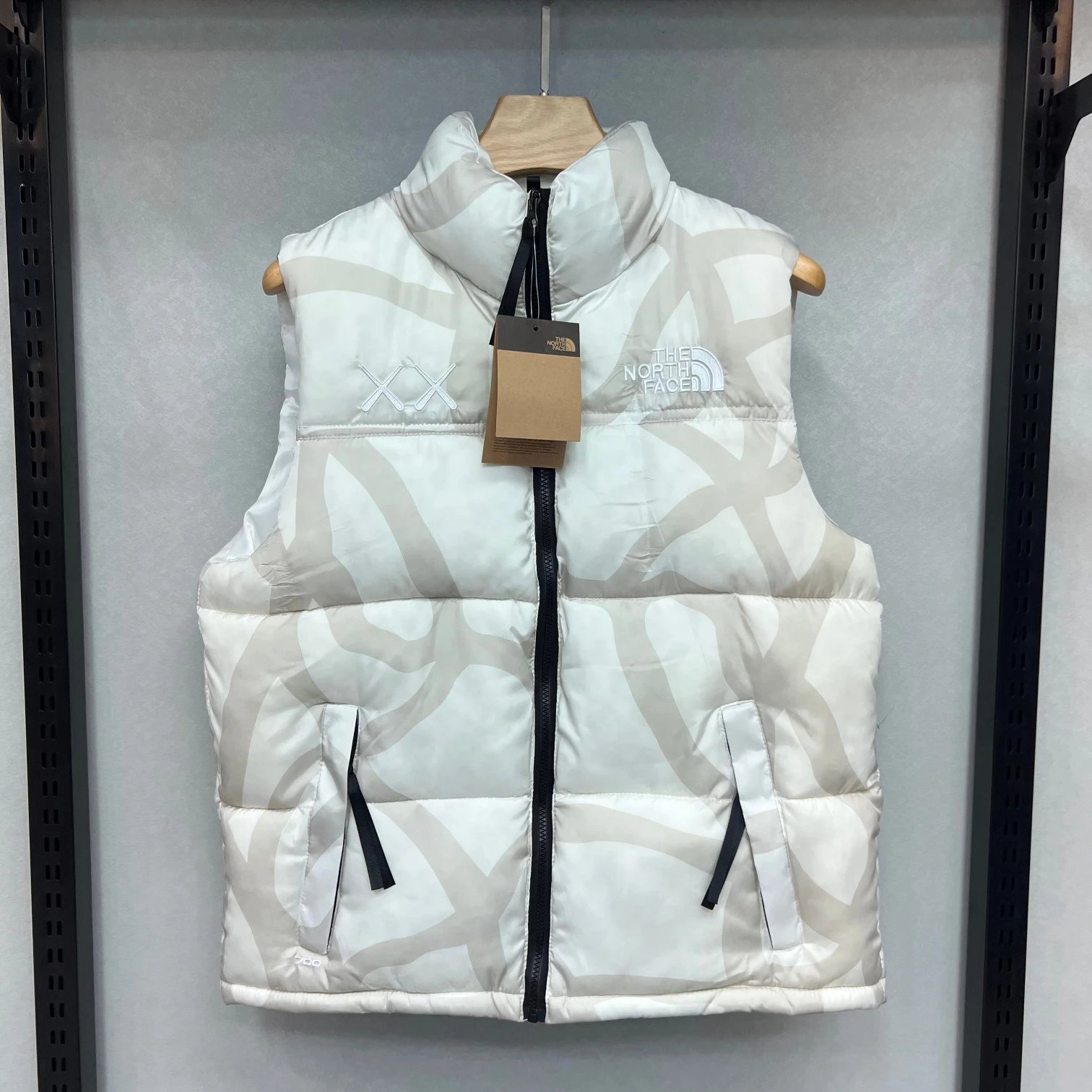 The North Face 1996 Retro Nuptse Vest qc 3