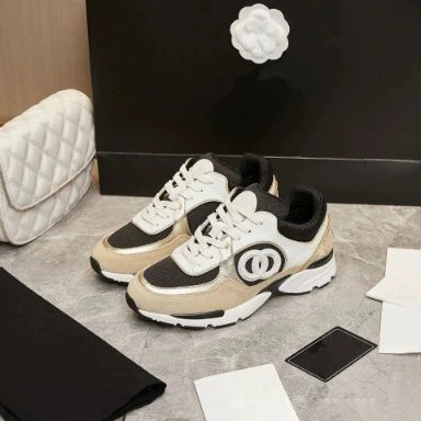 CHANEL Pre-Owned CC Suede Panelled Sneakers qc 1