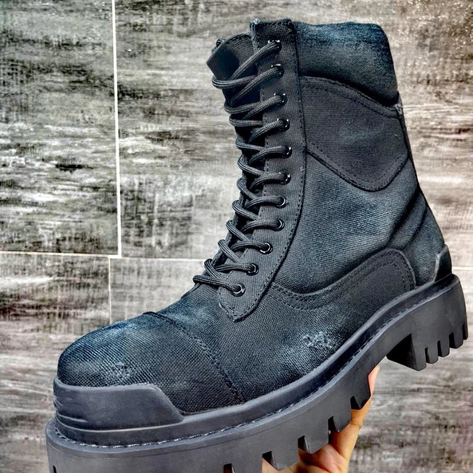 Balenciaga Strike qc 1