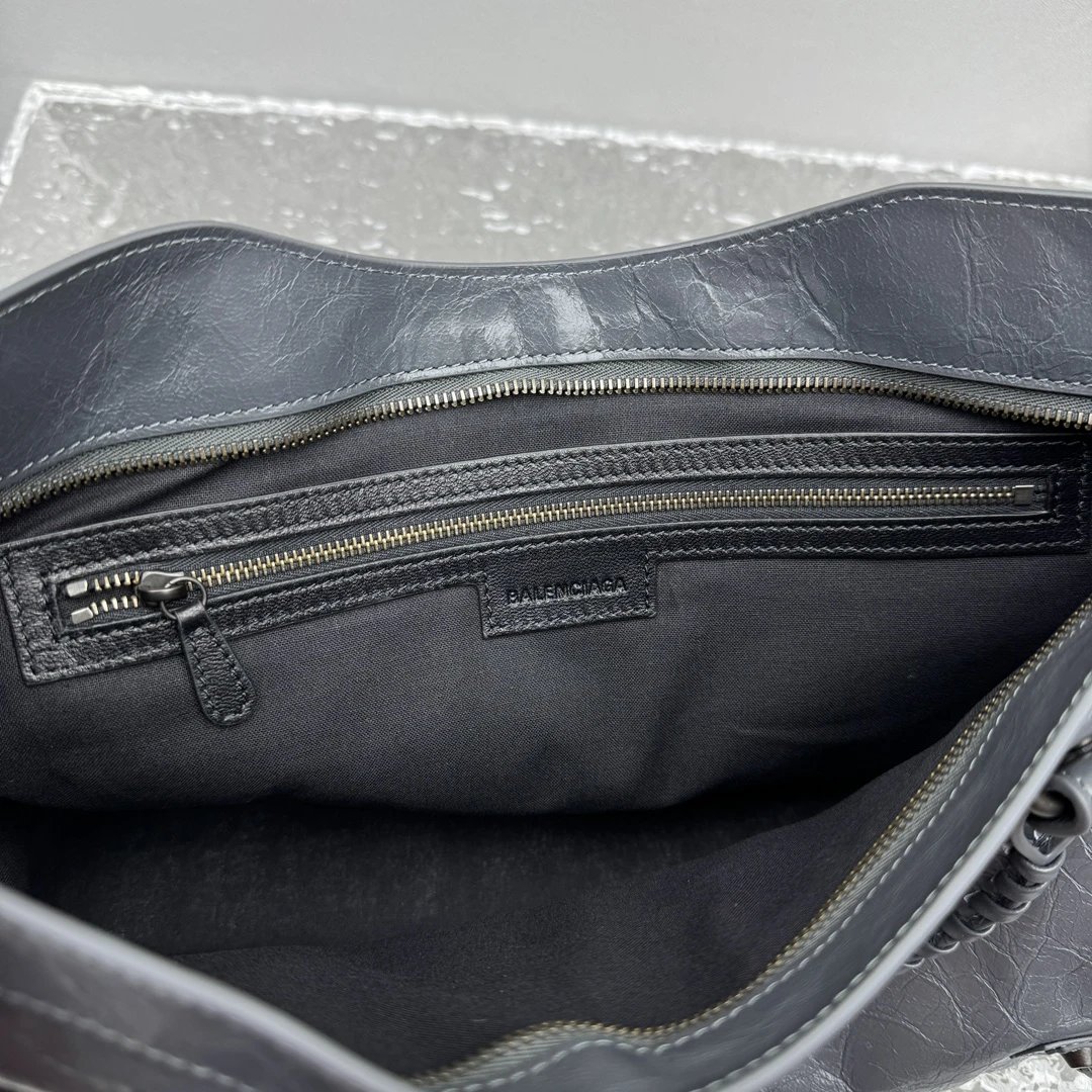 Balenciaga Le City Medium Bag in Black Arena Lambskin qc 8