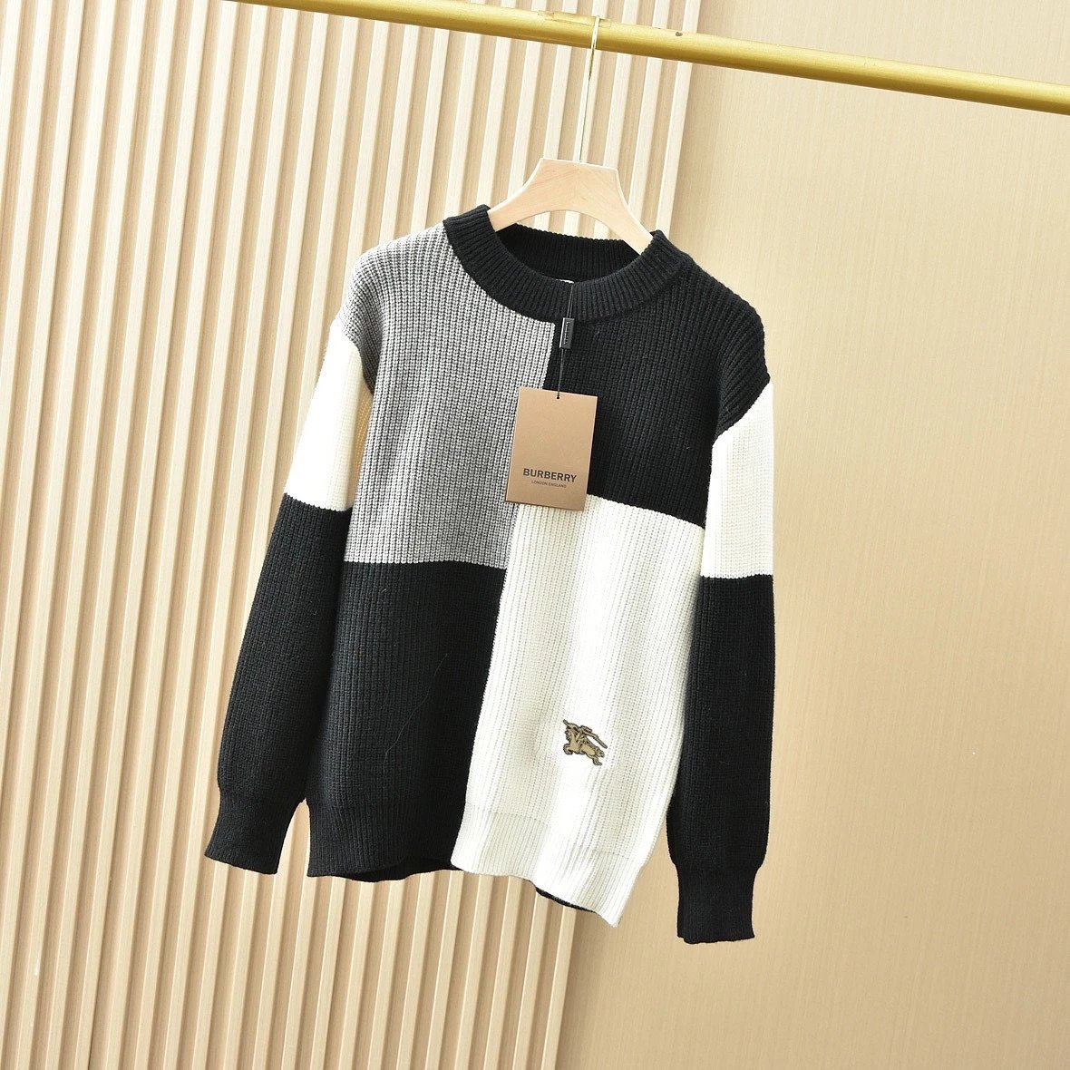 Burberry color-blocked sweater qc 1