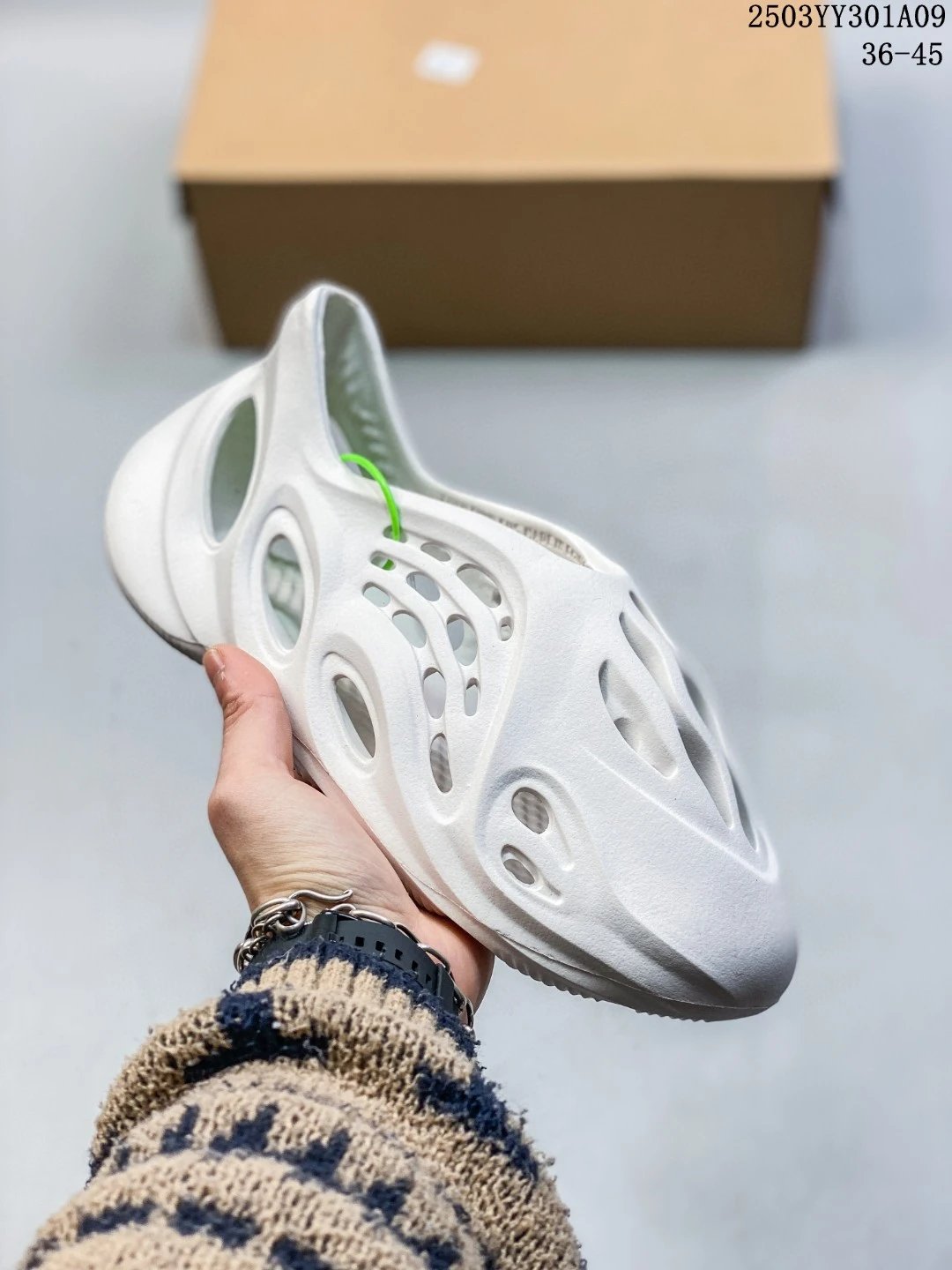 Adidas x Kanye West Yeezy Foam Runner qc 2