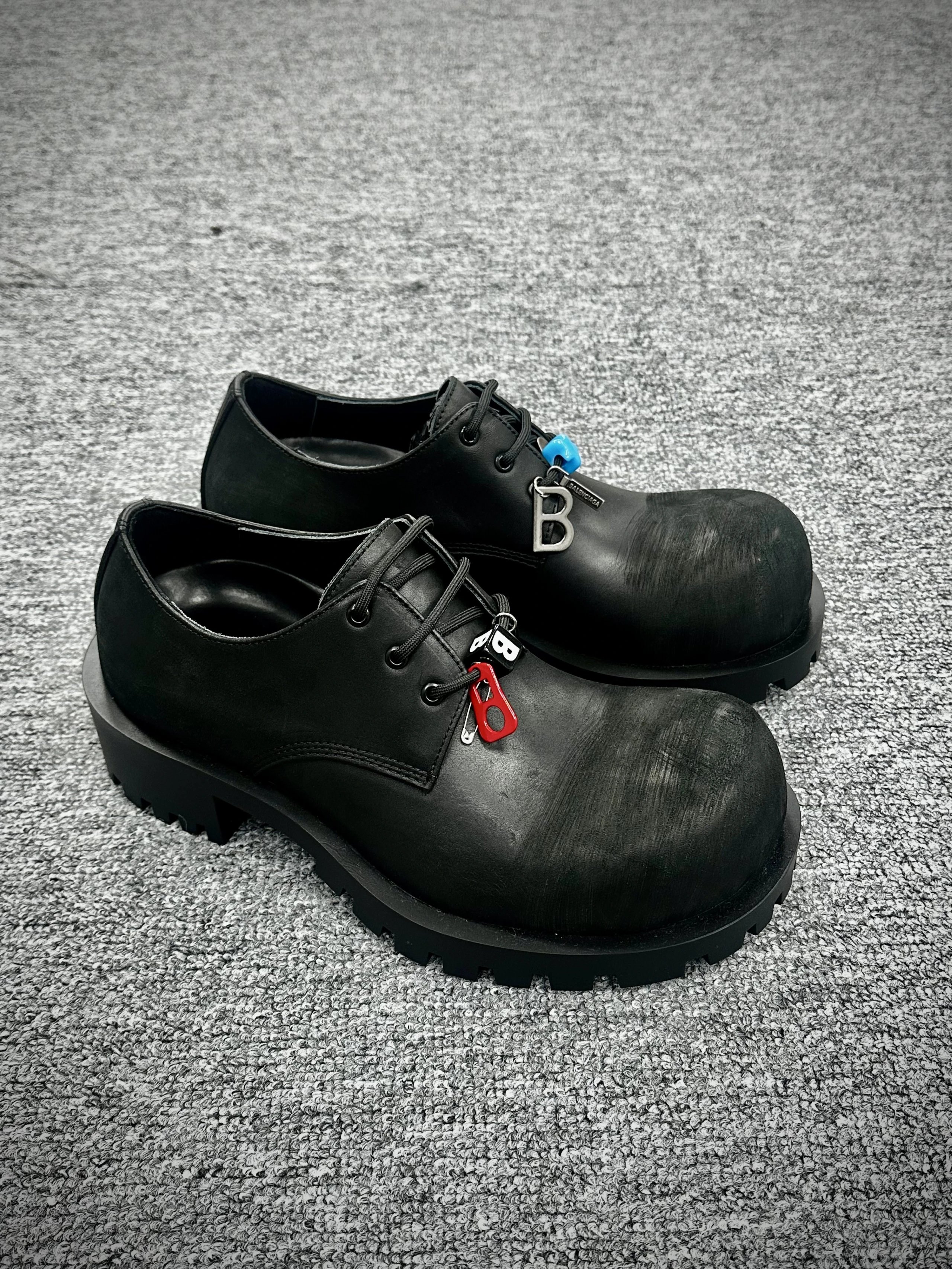 Balenciaga Tractor Derby qc 1