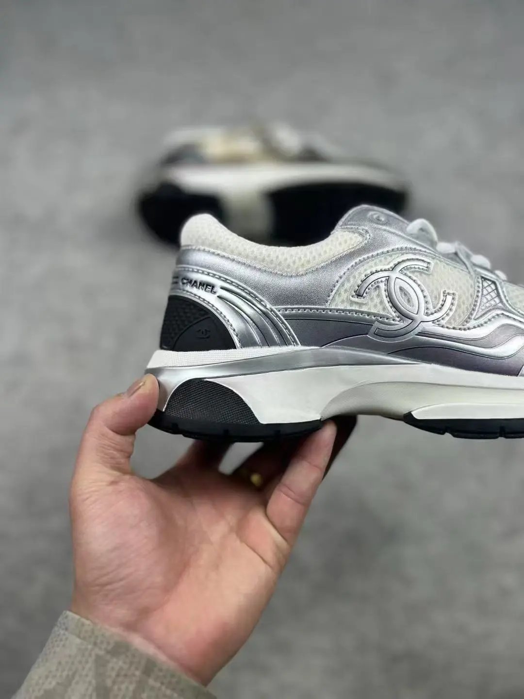 Chanel CC Logo Sneaker qc 7