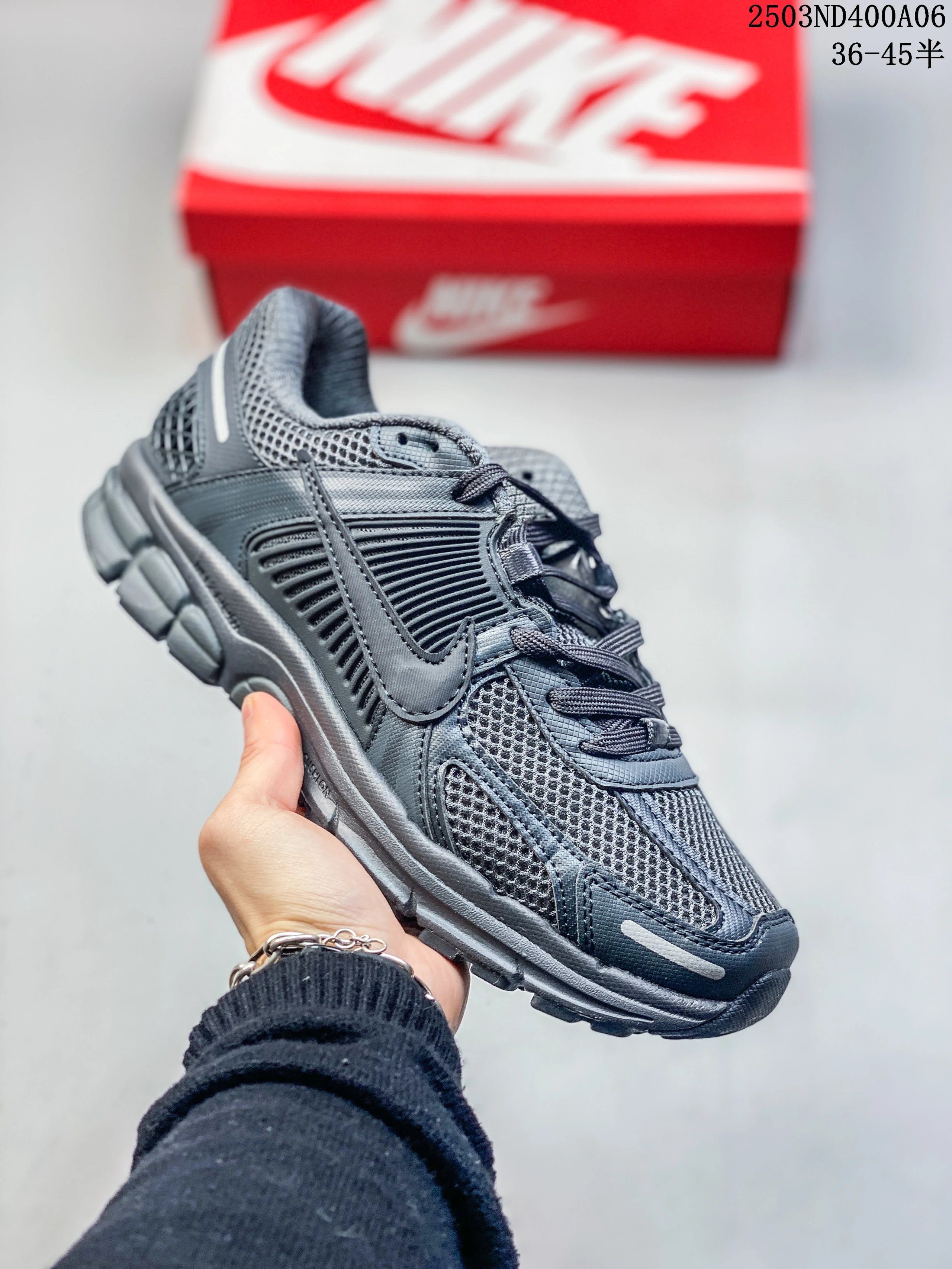 Nike Zoom Vomero 5 qc 4