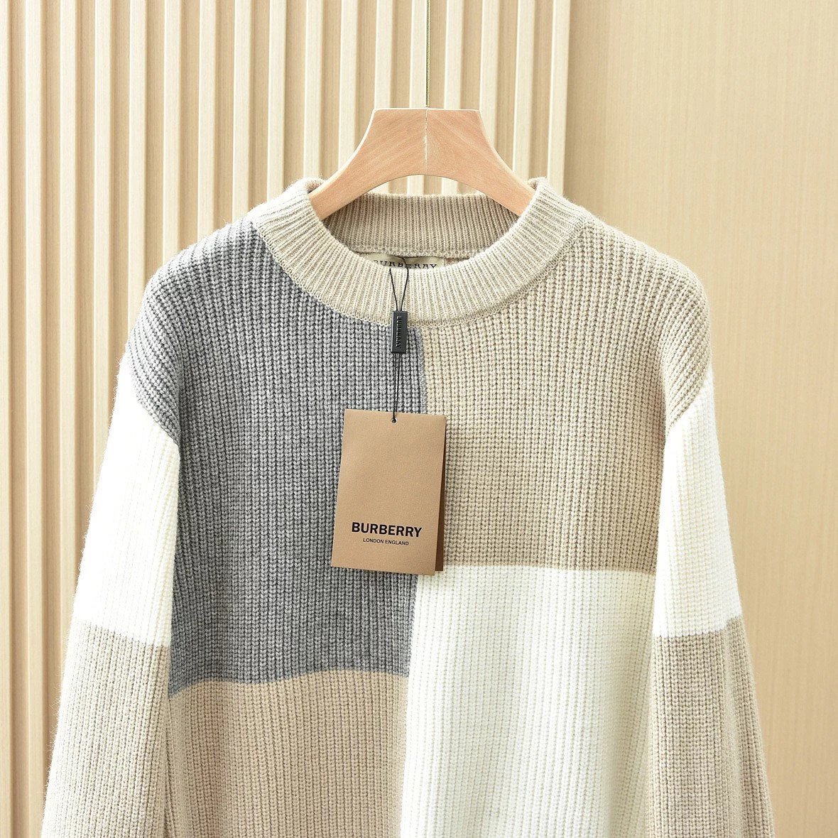 Burberry color-blocked sweater qc 5