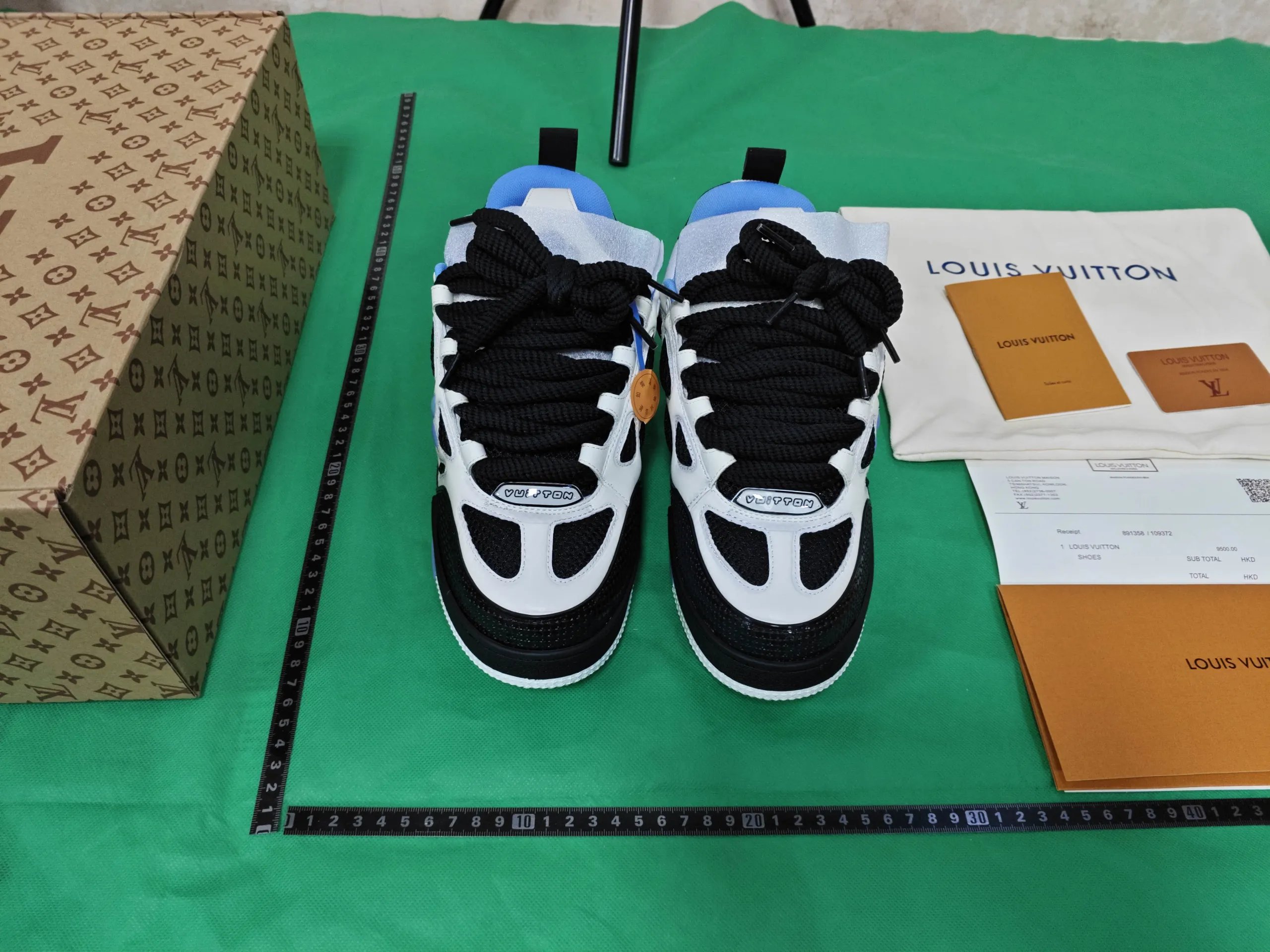 Louis Vuitton Trainer qc 7
