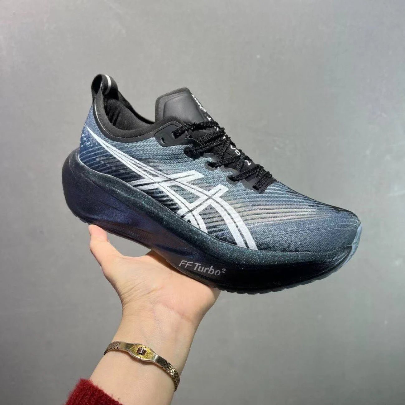 ASICS Megablast Ekiden qc 3