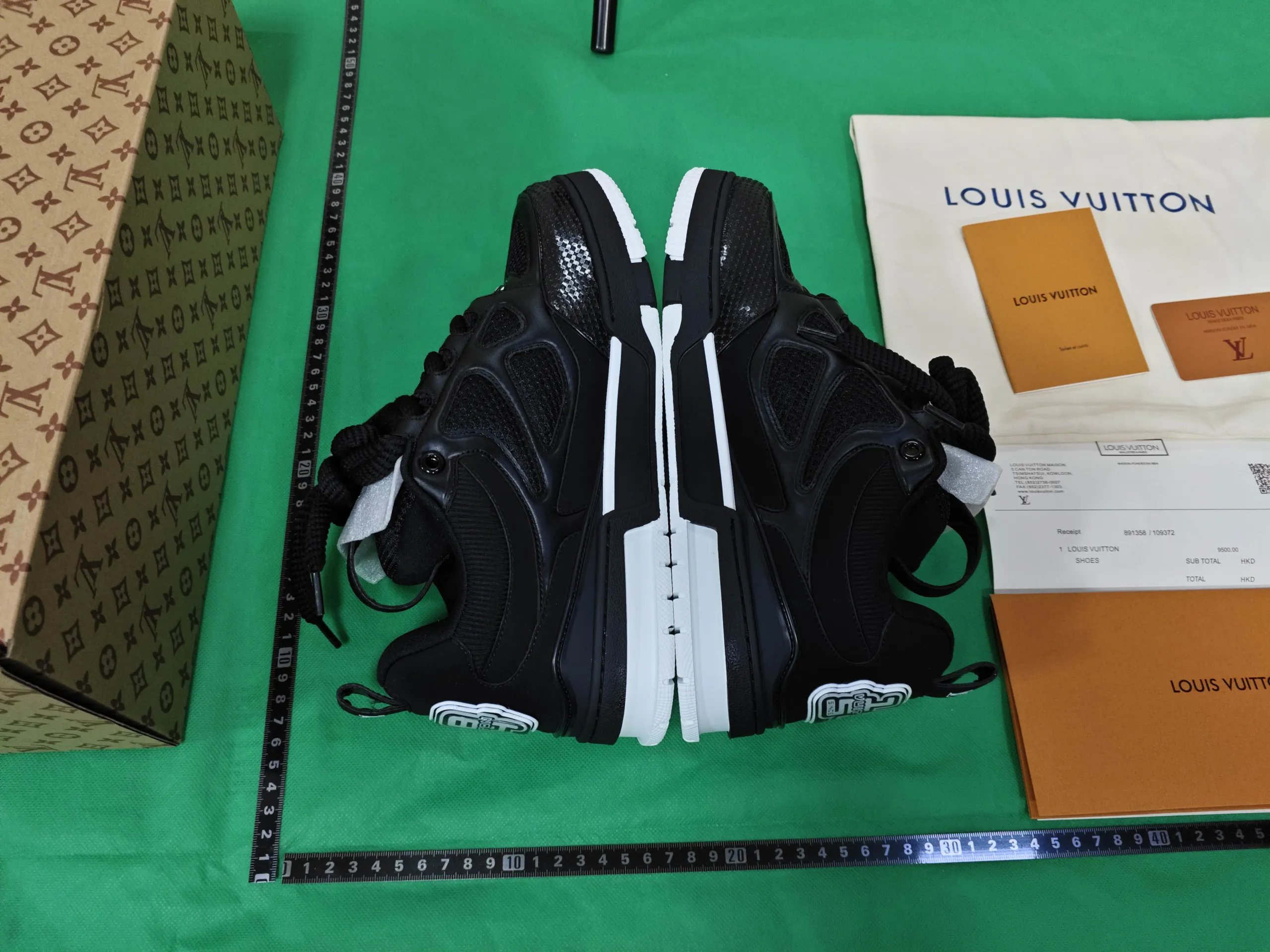 Louis Vuitton Trainer qc 9