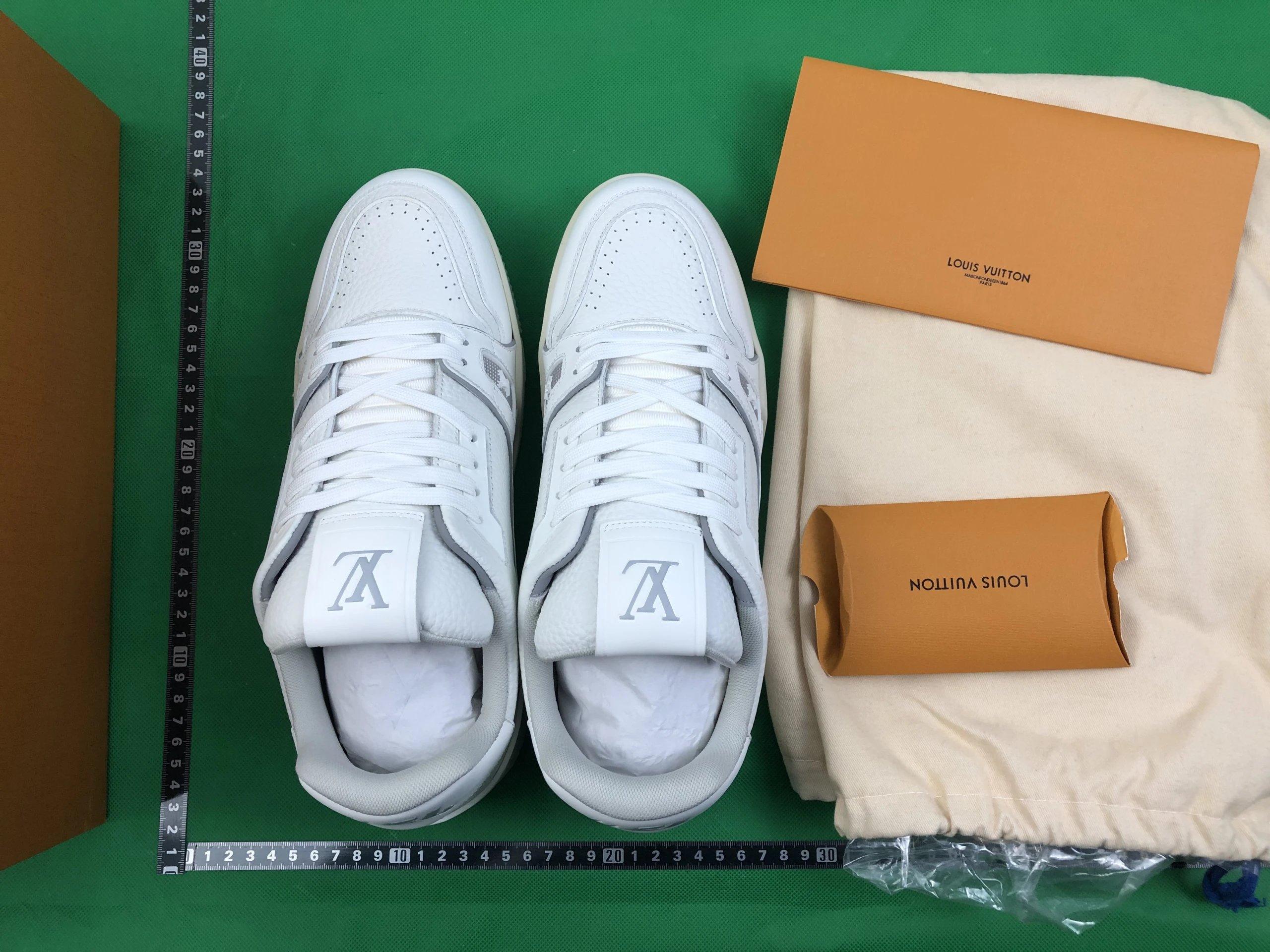 Louis Vuitton Trainer  -n1 qc 4