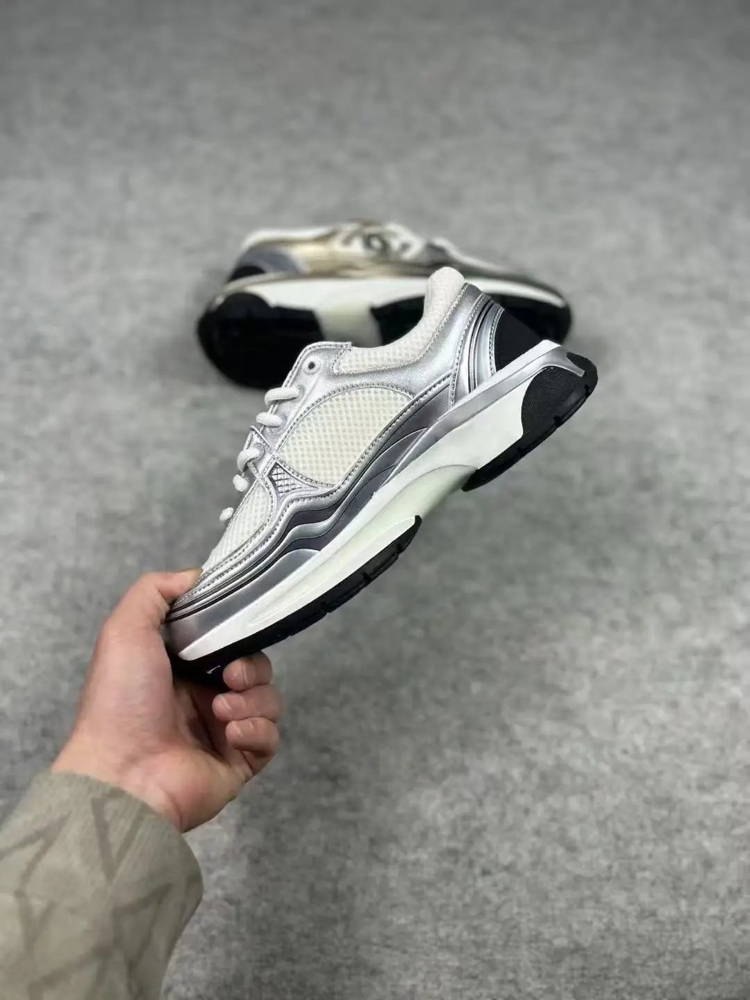Chanel CC Logo Sneaker qc 3