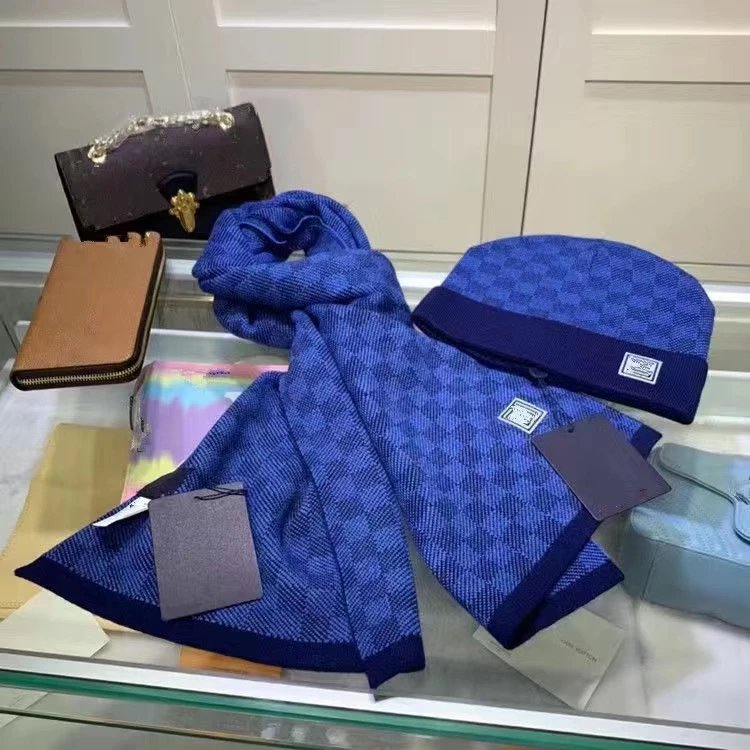 Louis Vuitton Néo Petit Damier Beanie & Scarf Set qc 4