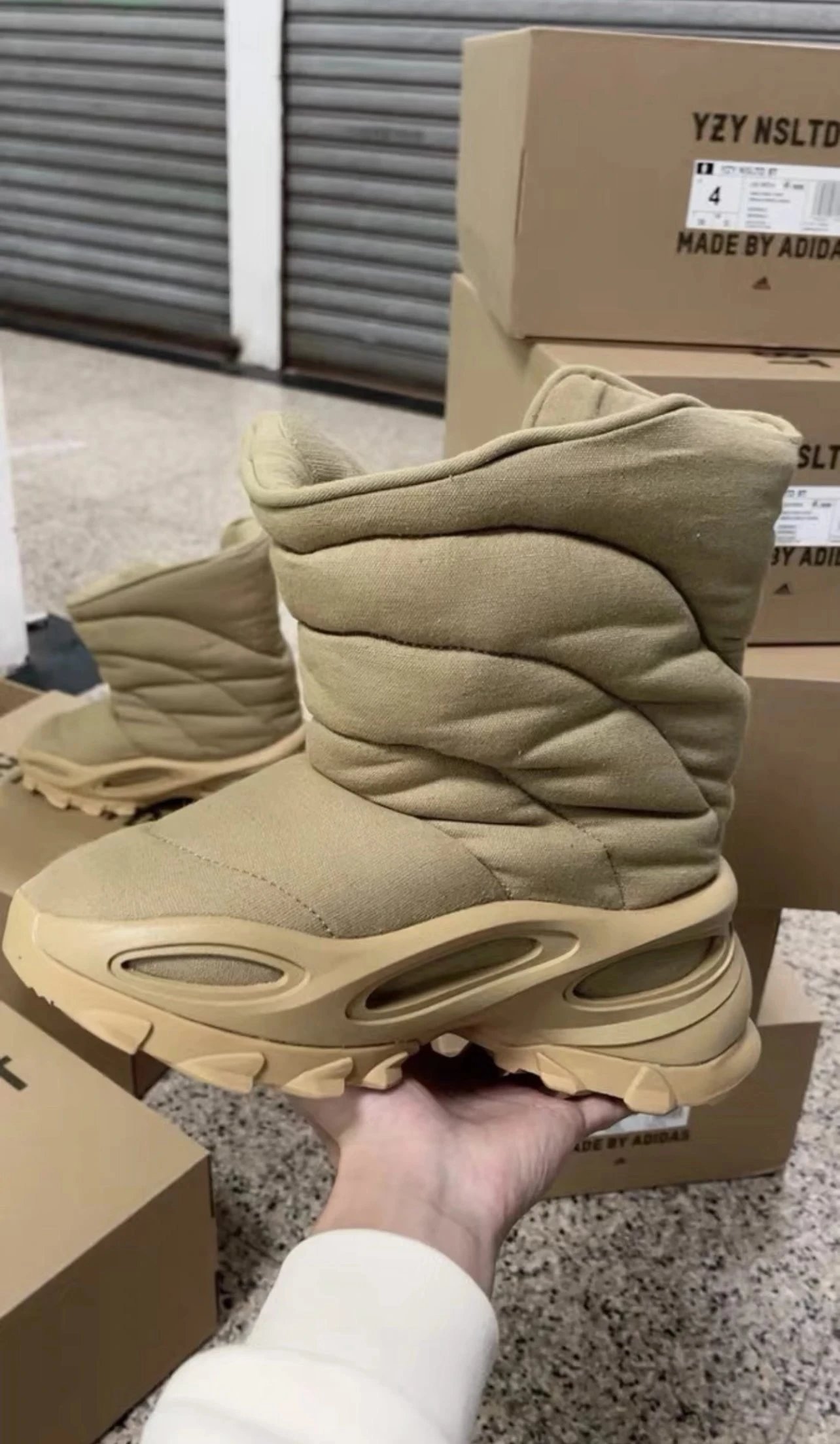 adidas Yeezy NSLTD Boot Khaki qc 2