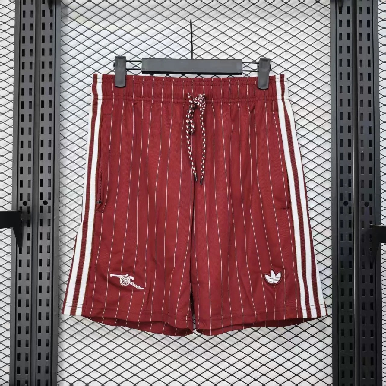 adidas x Manchester United Stripe Shorts qc 3