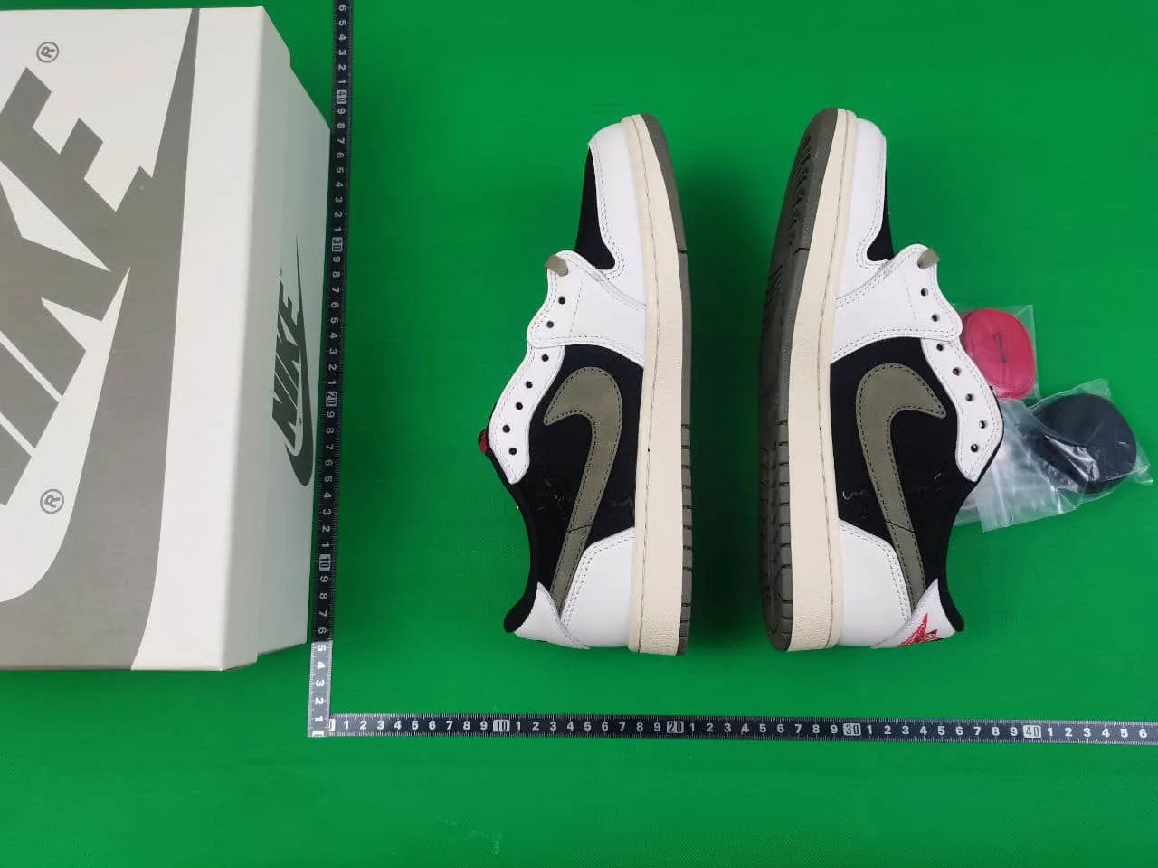 Nike Air Jordan 1 Retro High OG Travis Scott Mocha qc 4