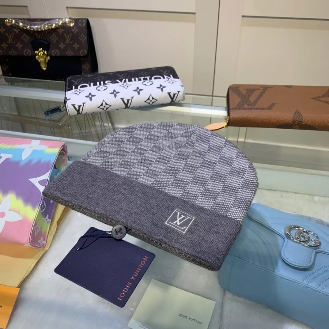 Louis Vuitton stylish brimless hat qc 1