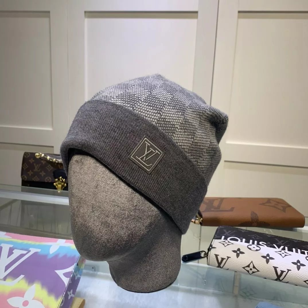 Louis Vuitton stylish brimless hat qc 6