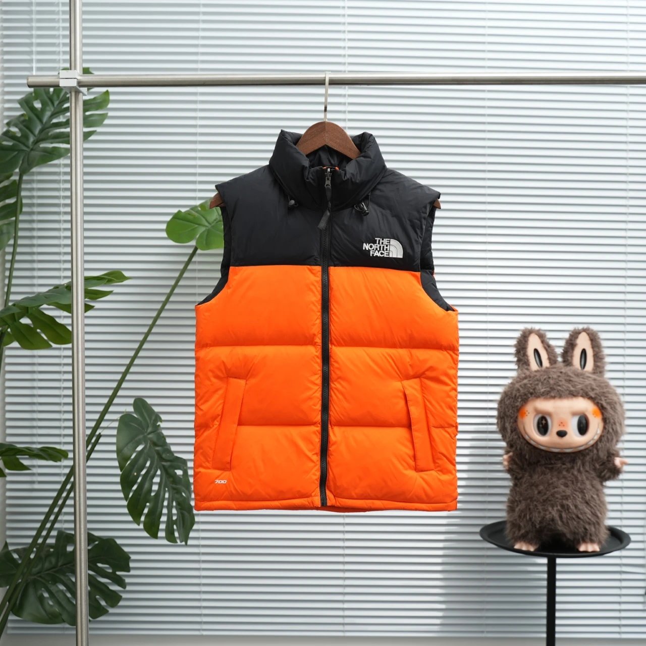 The North Face Women's 1996 Retro Nuptse Vest qc 5
