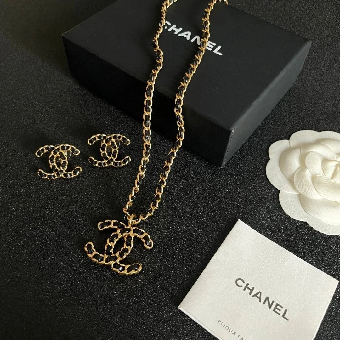 Chanel CC Logo Chain Earrings qc 7