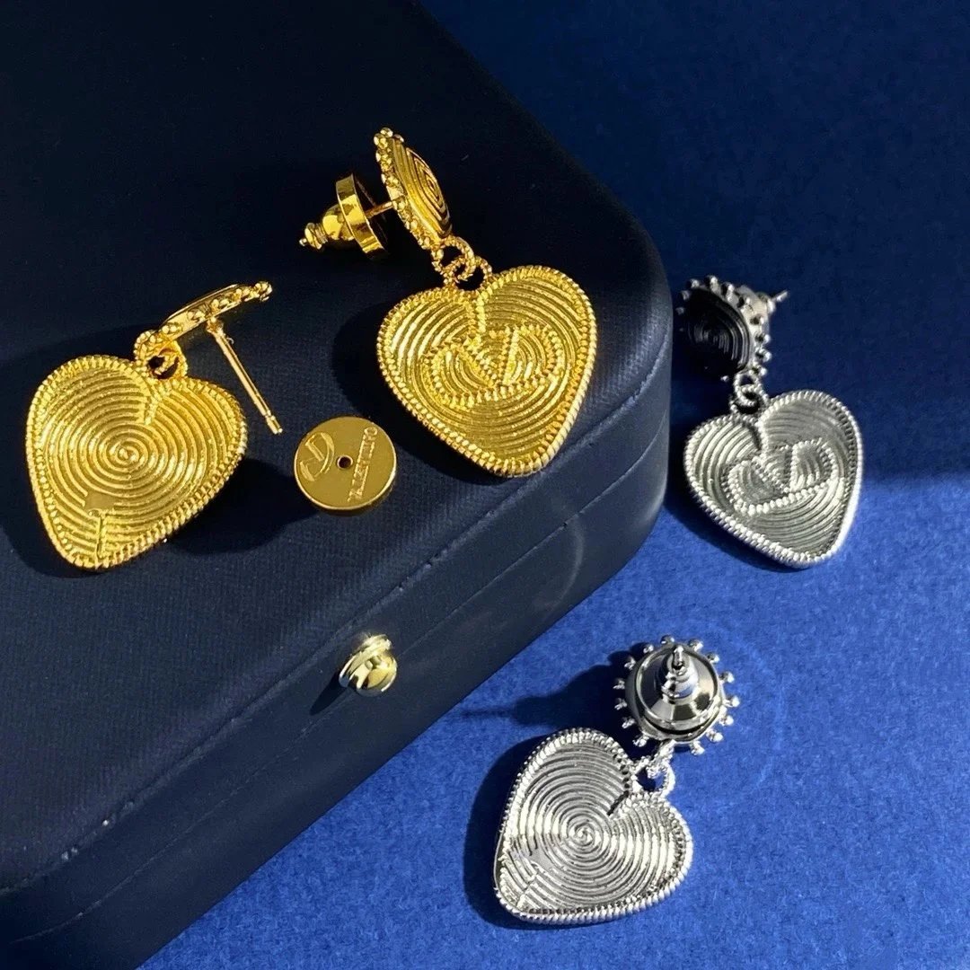 Valentino Garavani Fil Perdu Heart Earrings qc 6