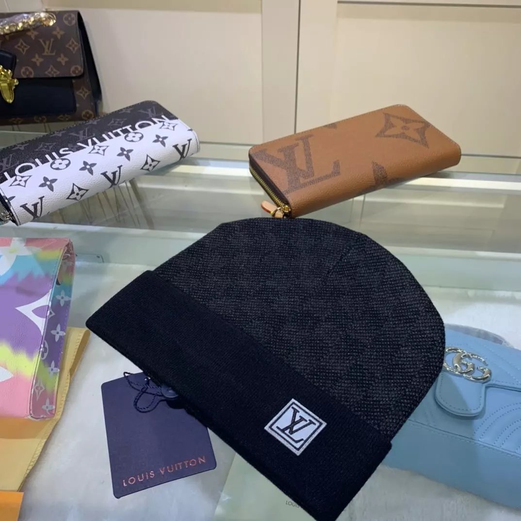 Louis Vuitton stylish brimless hat qc 2