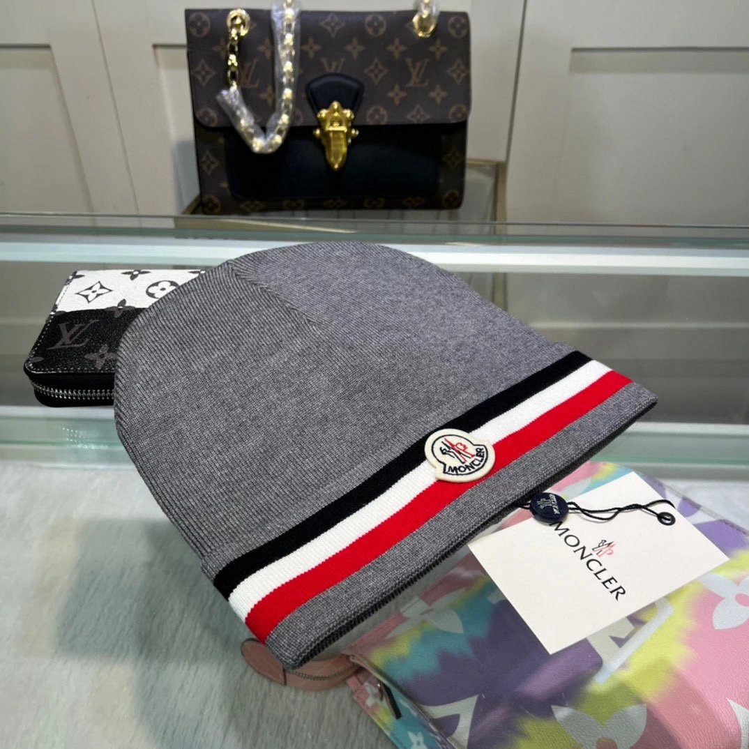 Moncler wool knit beanie qc 9