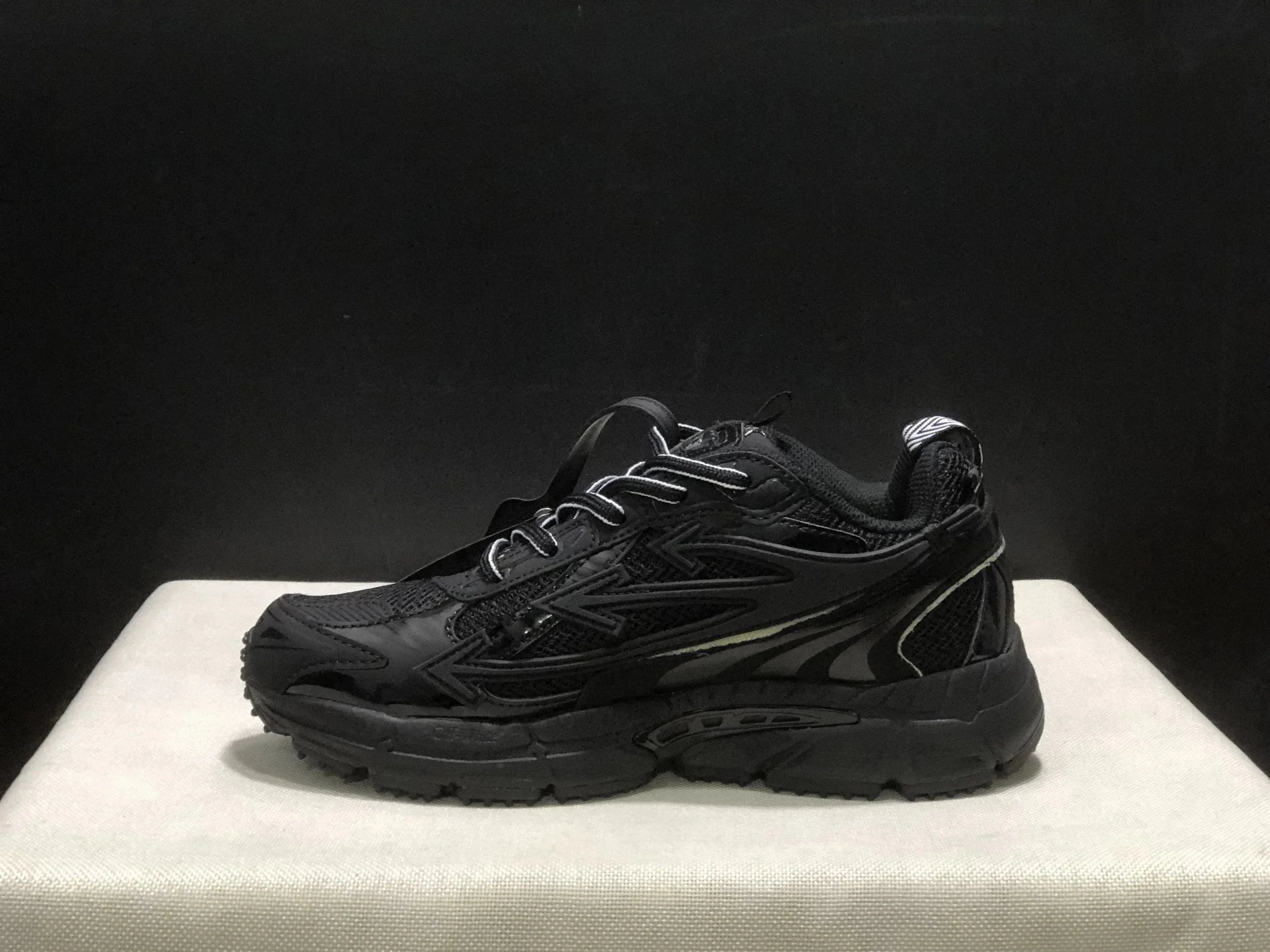 Off-White Be Right Back Sneakers