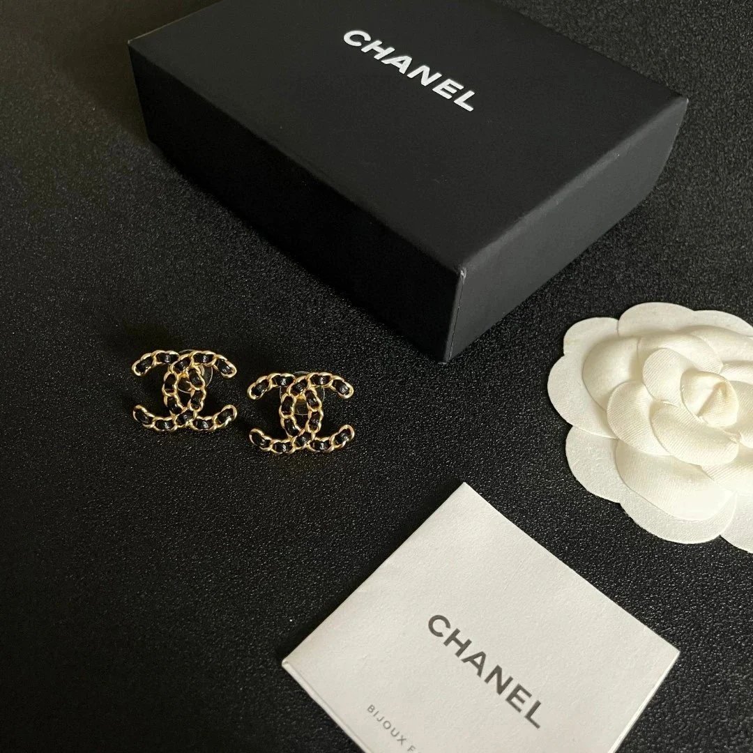 Chanel CC Logo Chain Earrings qc 8