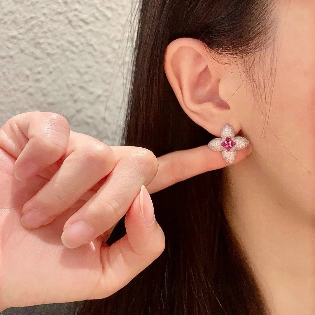 Phoebloom Jewelry Classic Four-Leaf Clover Zirconia Earrings