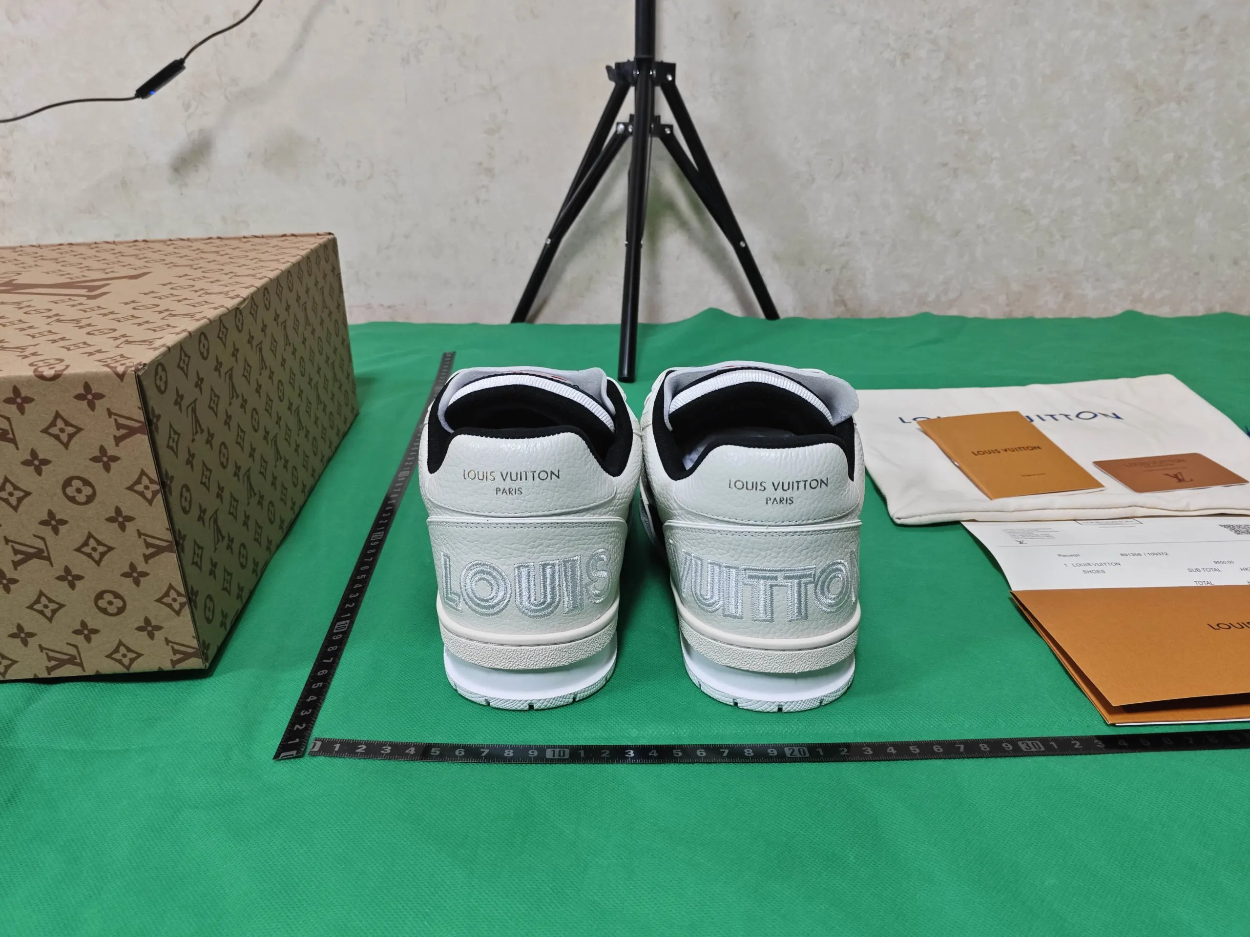 Louis Vuitton Sneakers (26 Colorways) qc 8