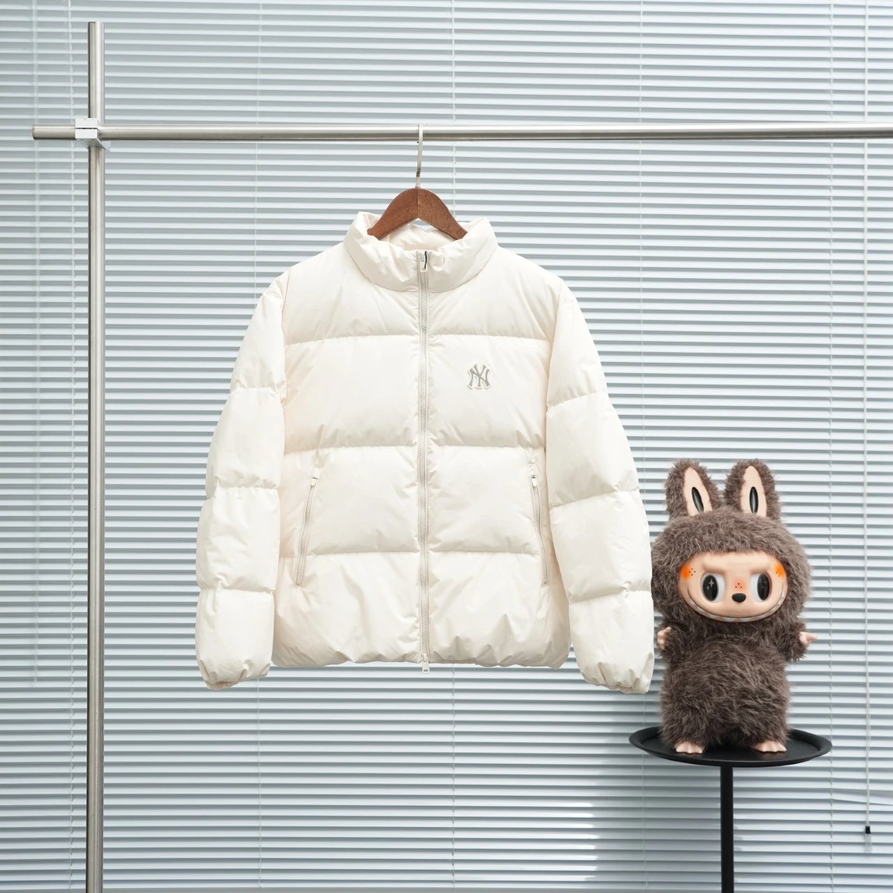 White Puffer Jacket qc 2