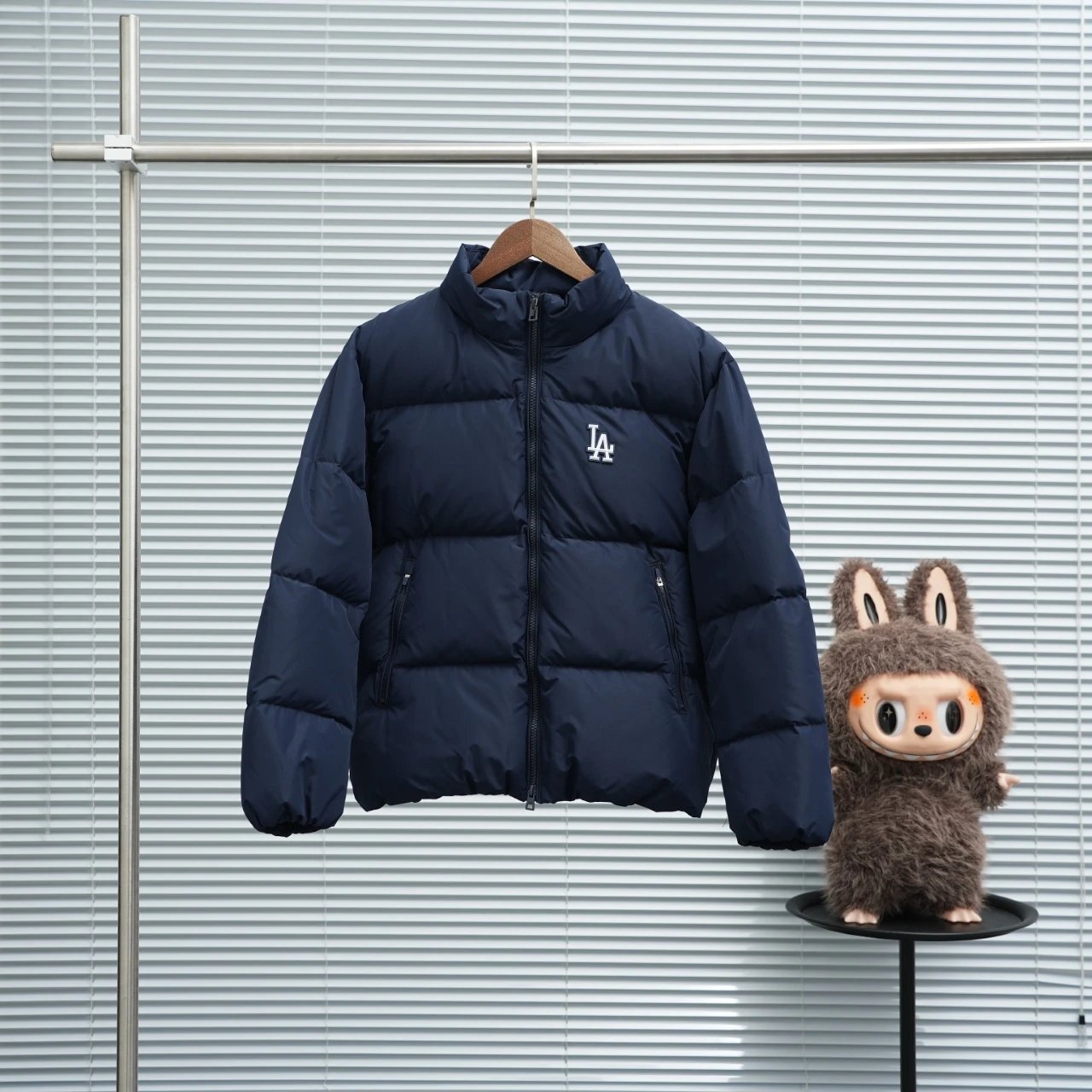 White Puffer Jacket qc 3