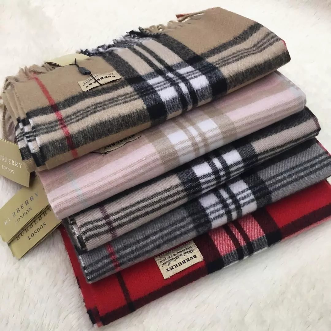 Burberry Scarf qc 3