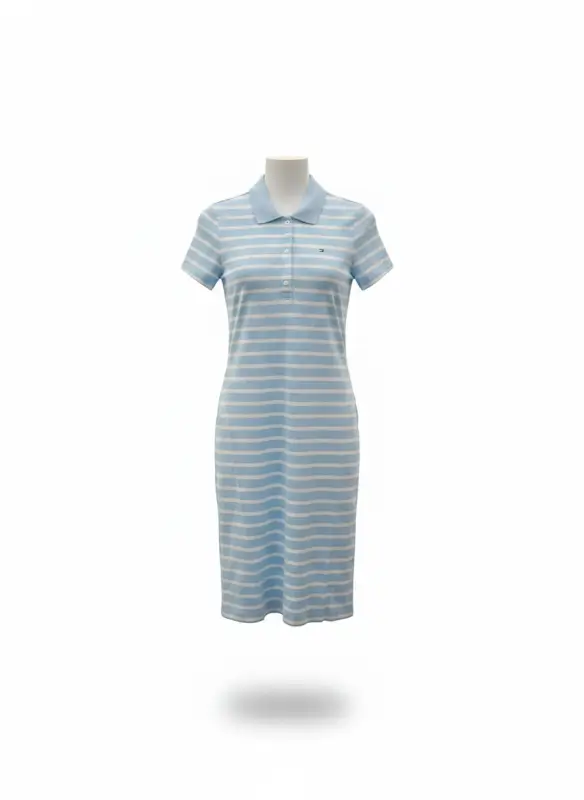 Vestido azul claro con rayas blancas
