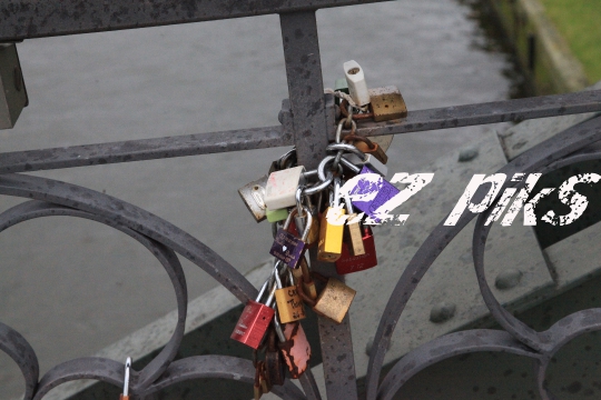 Love locks