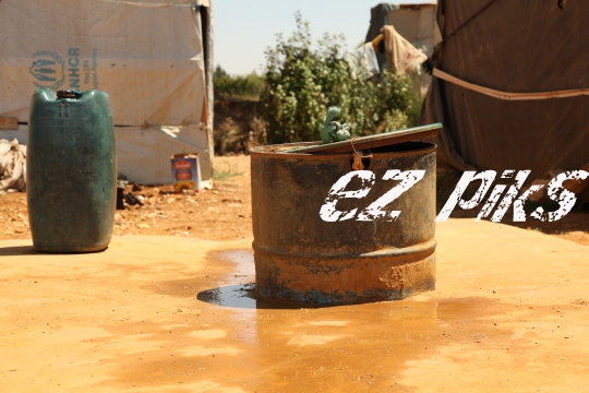 Inside a Qibb Ilyas refugee camp