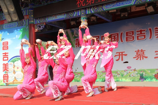 Performance in Xinjiang